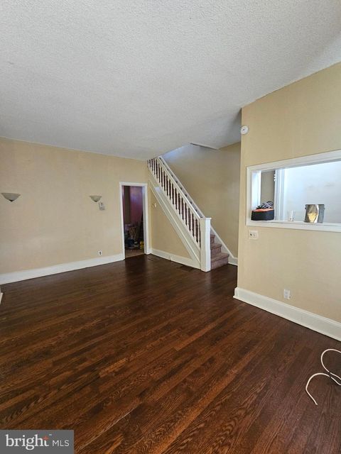 Townhouse For Sale - 215 N Vodges Street<br/> PHILADELPHIA, PA 19139
