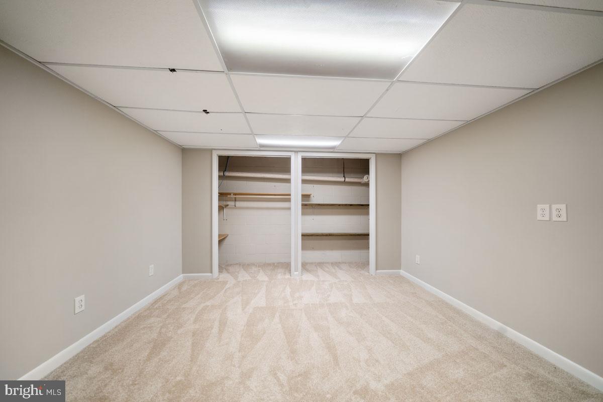 VAN LEAR MANOR - Residential