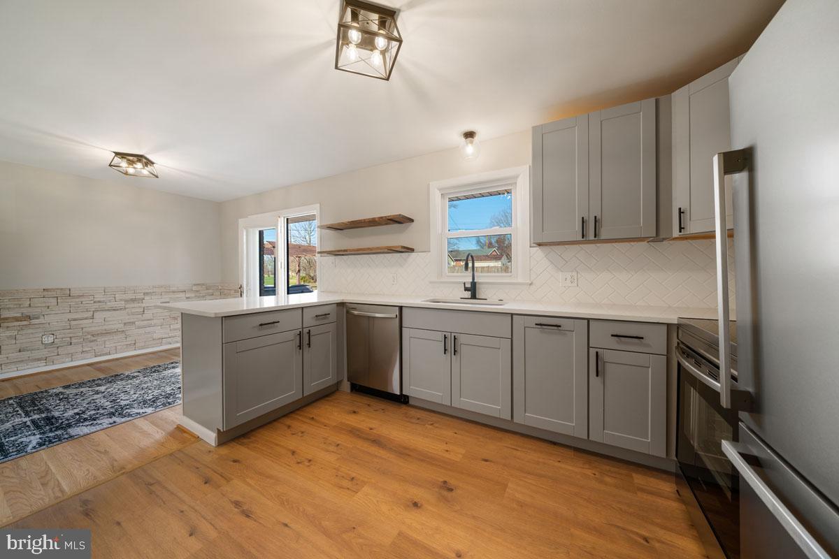 VAN LEAR MANOR - Residential