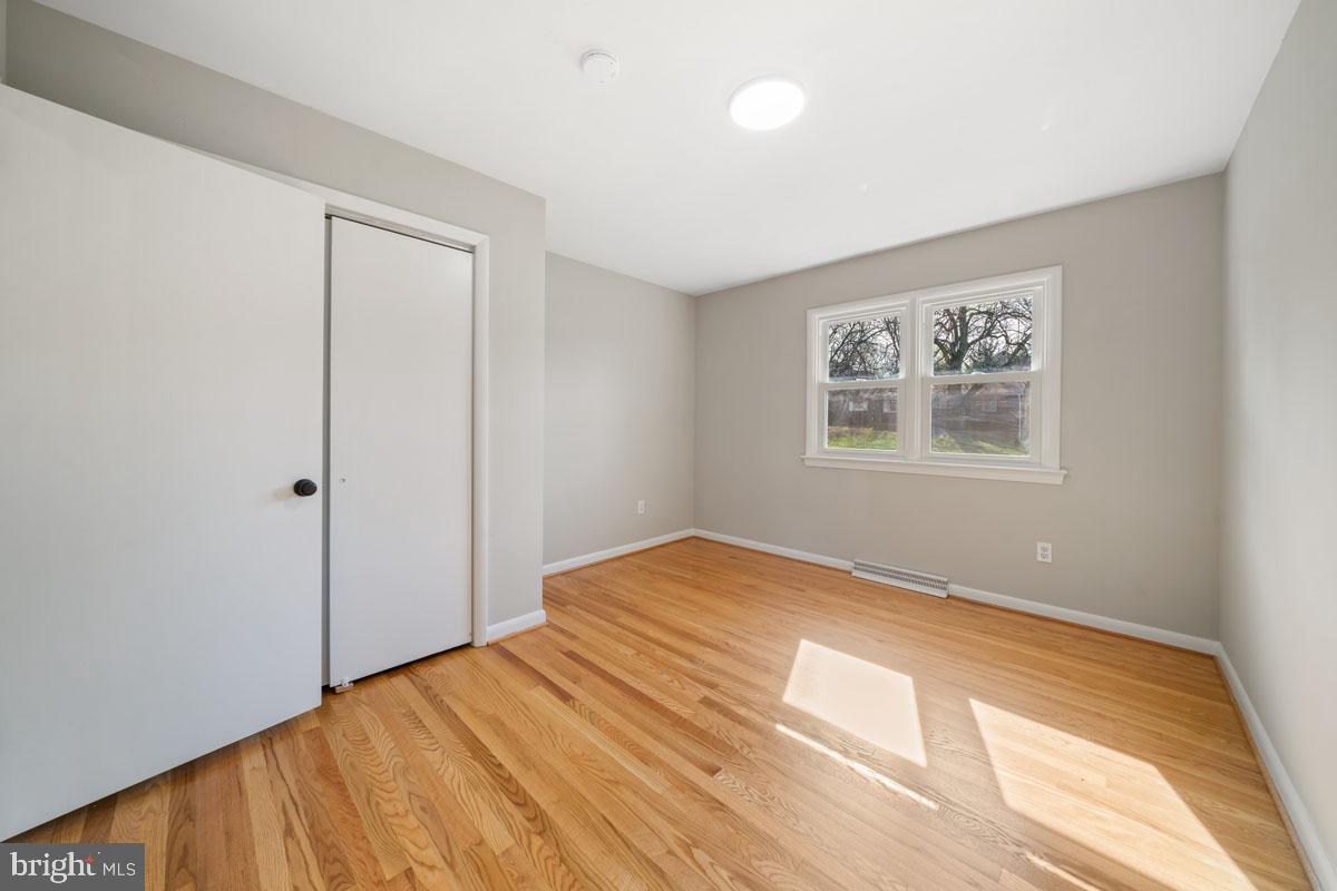 VAN LEAR MANOR - Residential