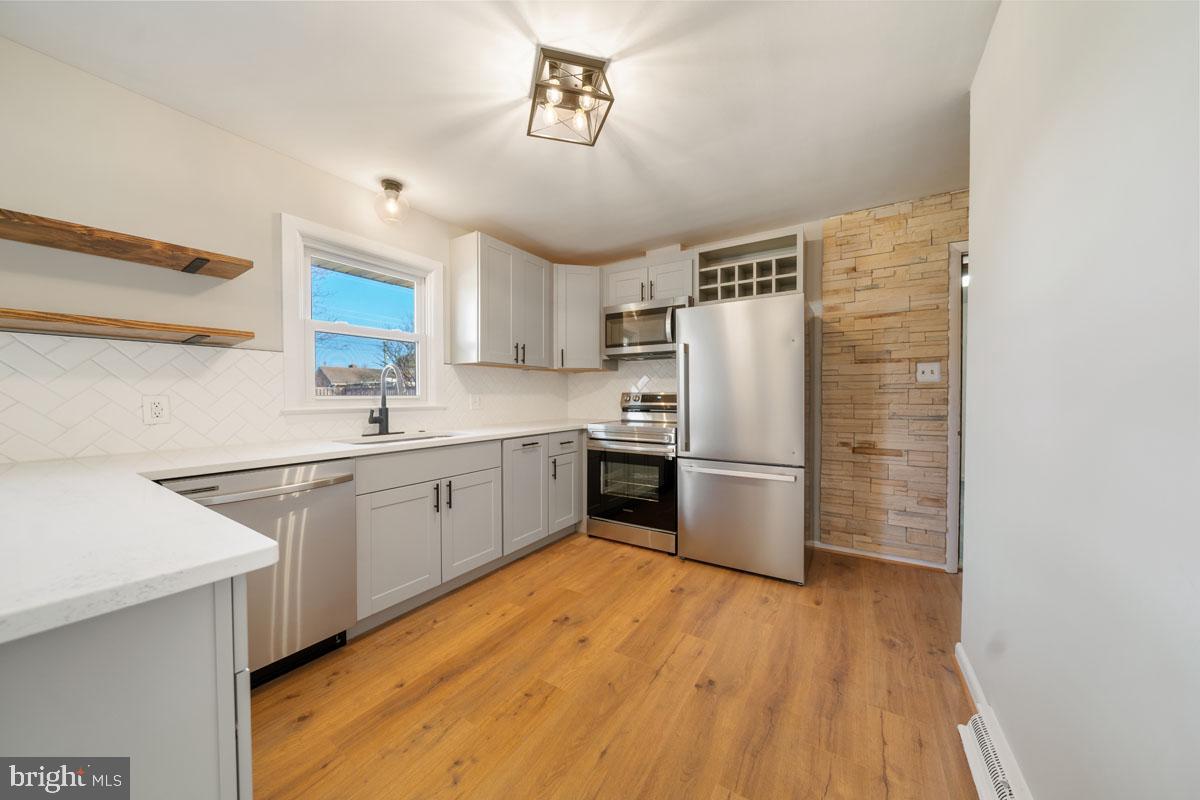 VAN LEAR MANOR - Residential