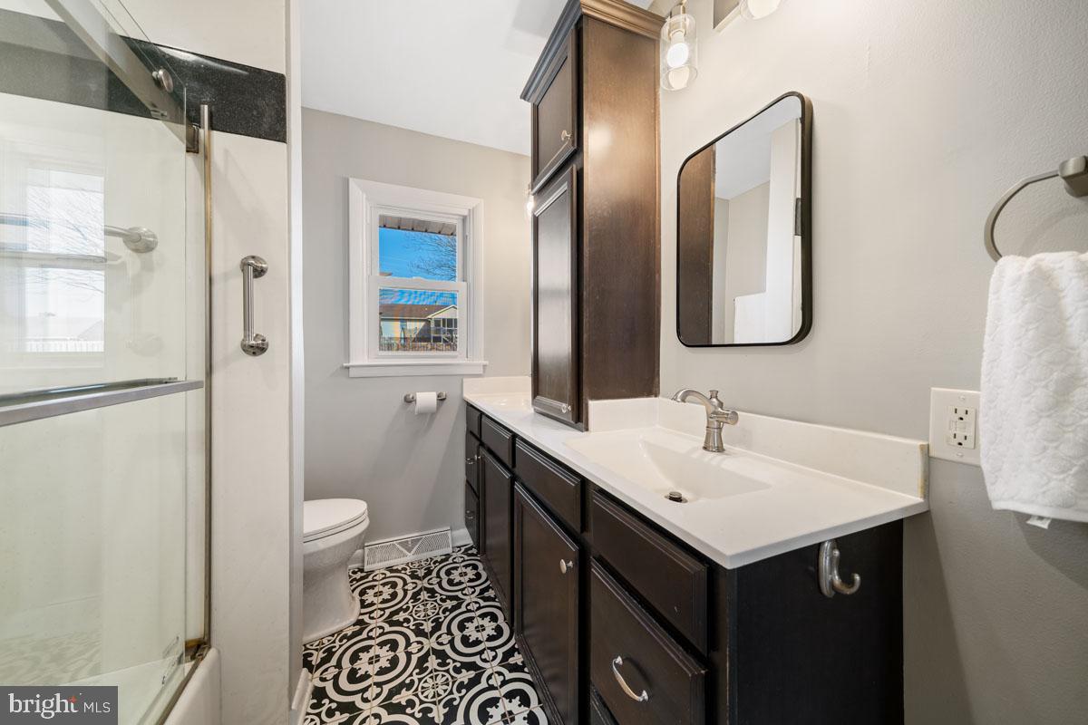 VAN LEAR MANOR - Residential