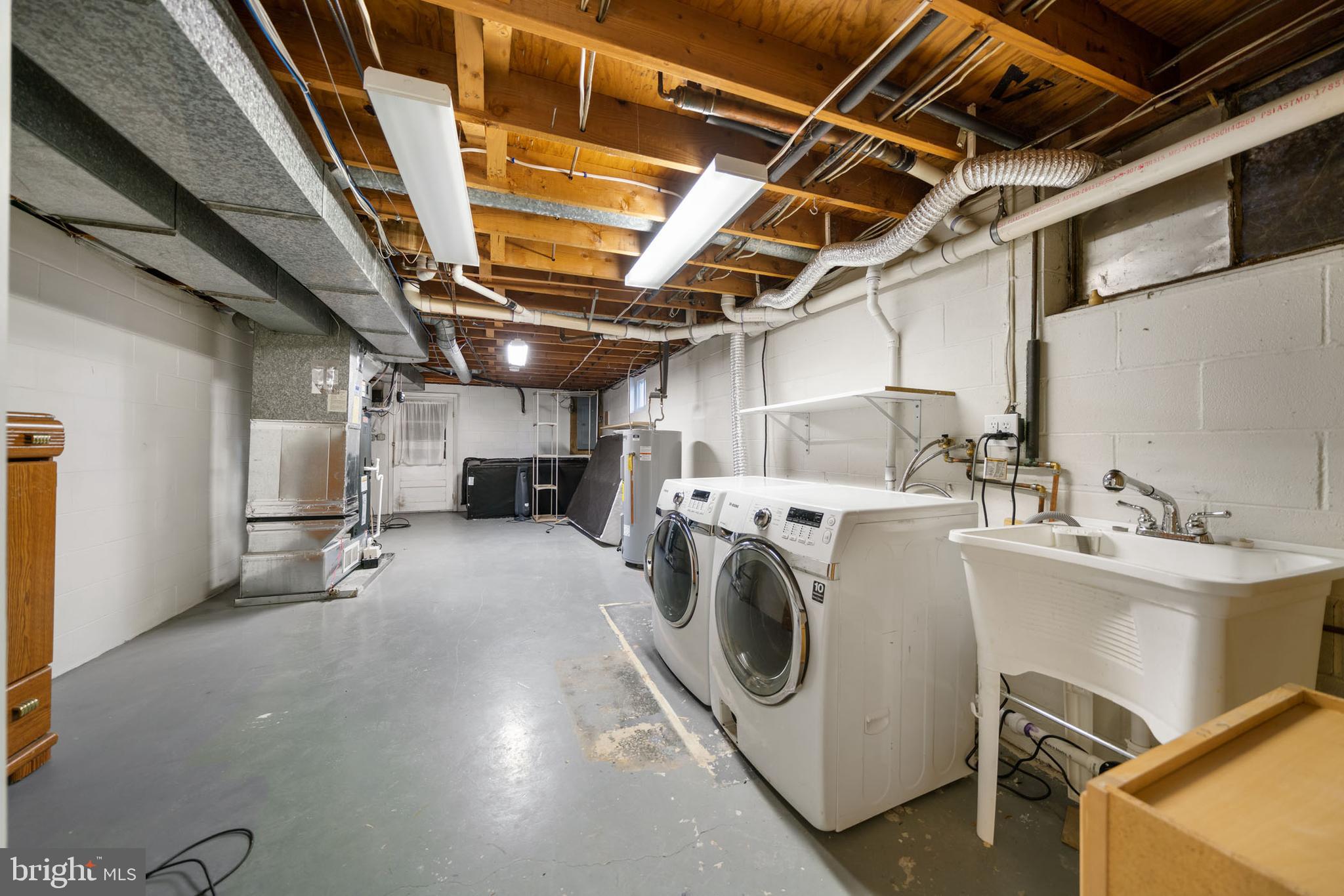 VAN LEAR MANOR - Residential