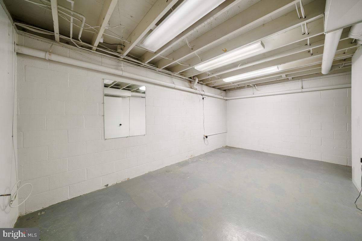 VAN LEAR MANOR - Residential