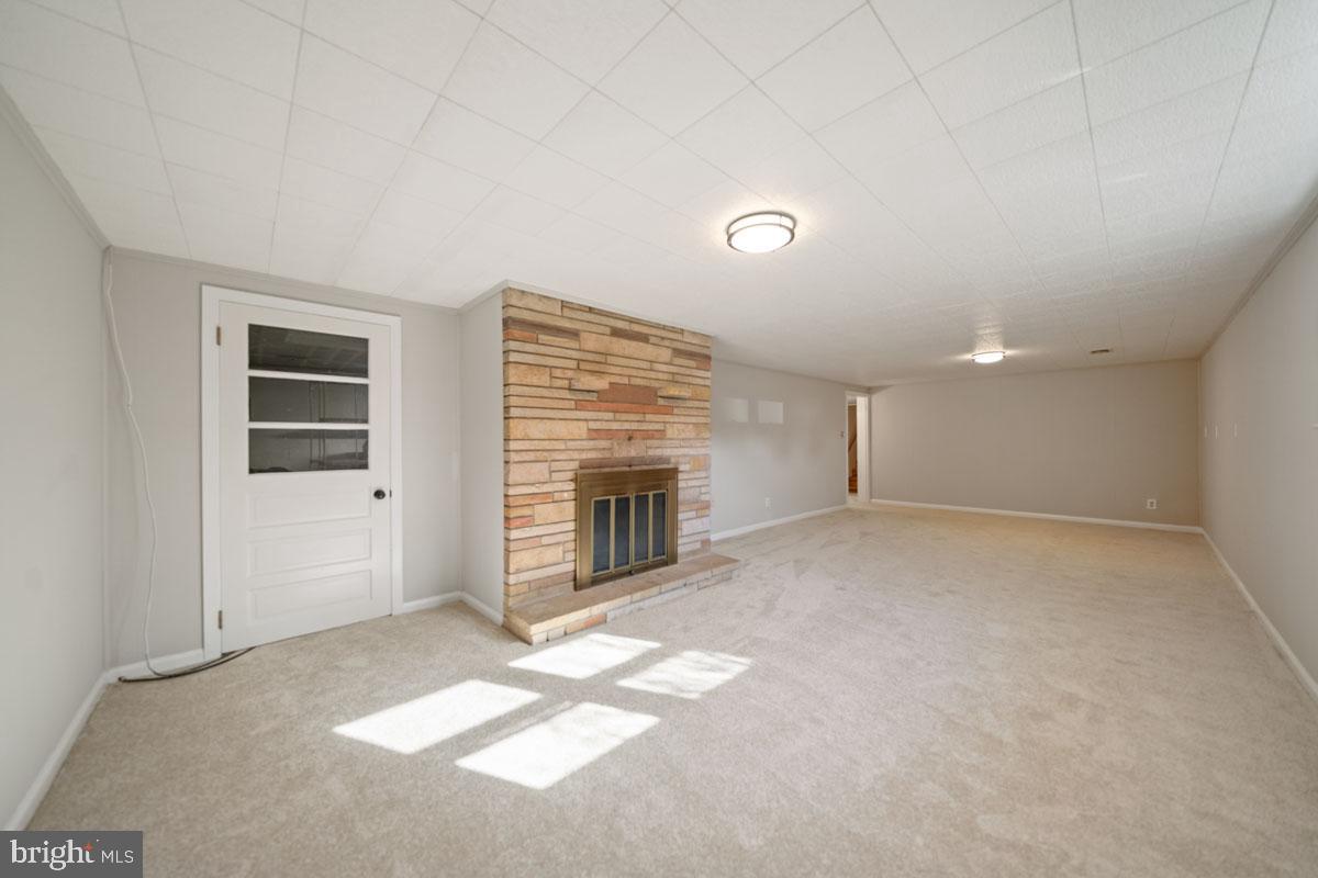 VAN LEAR MANOR - Residential