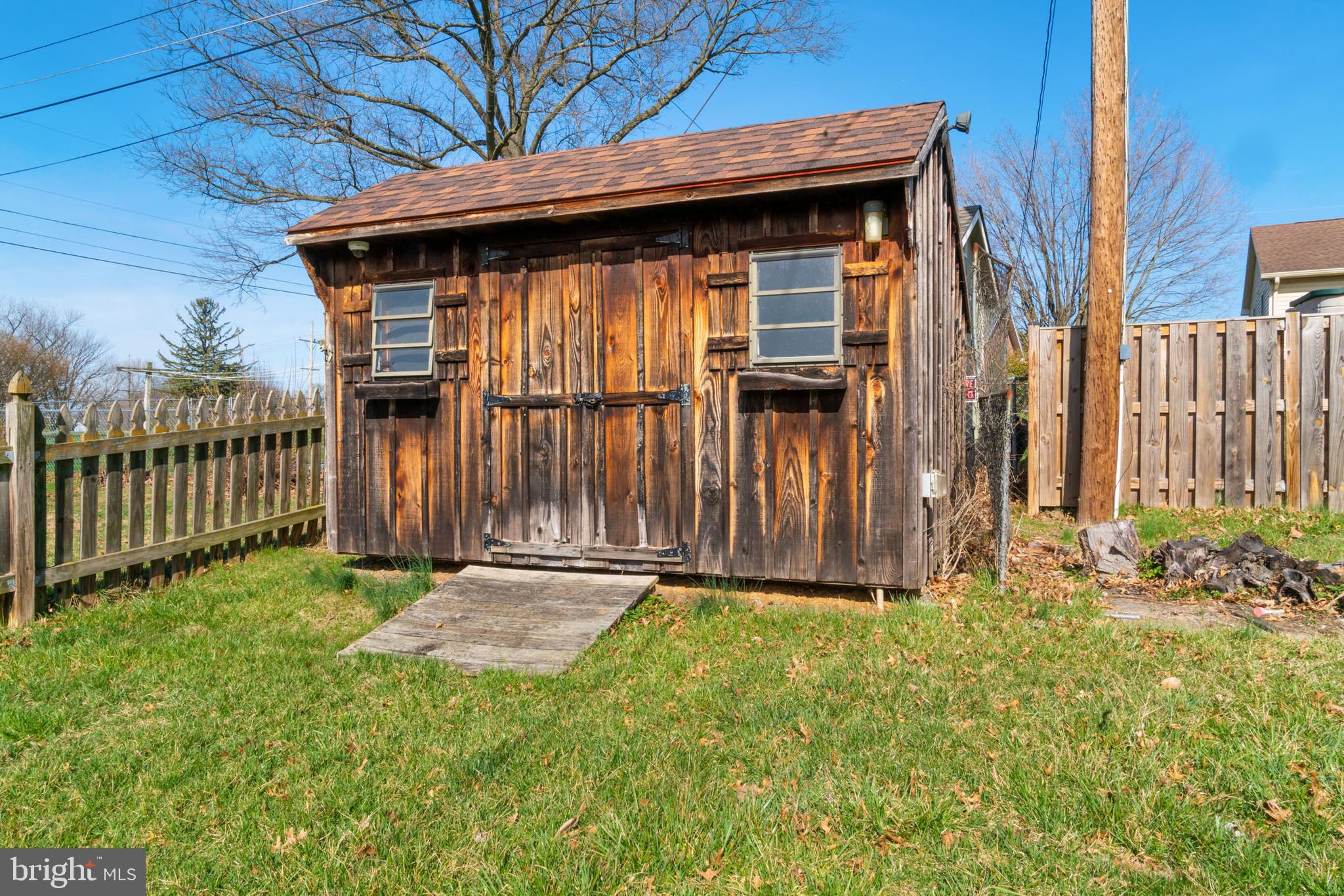 VAN LEAR MANOR - Residential