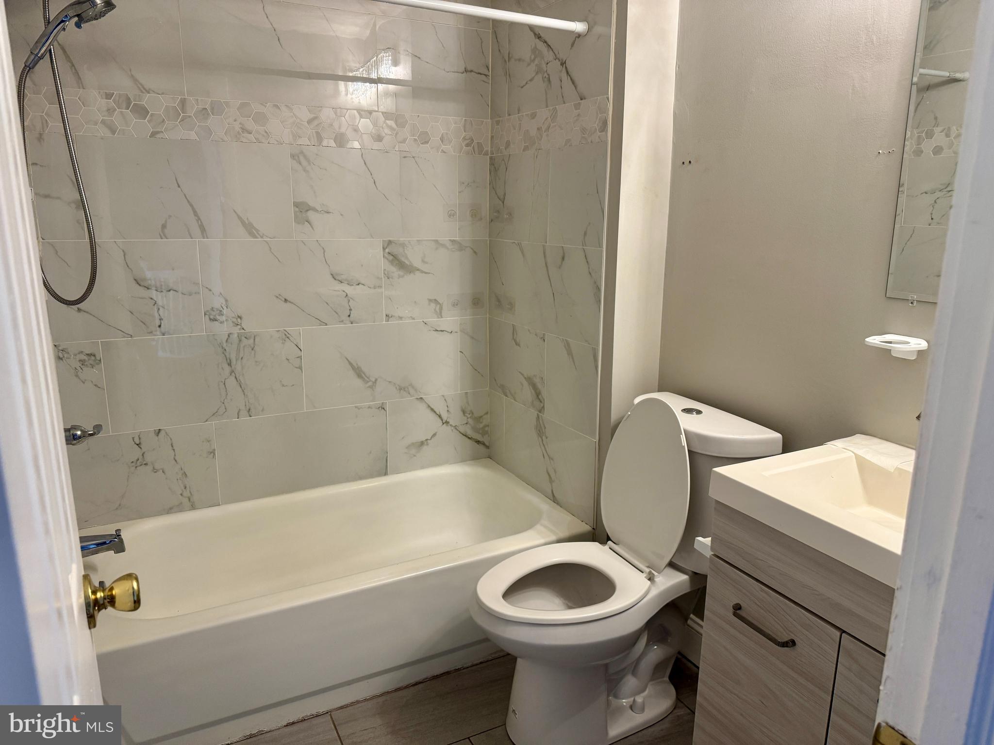 WAVERLY - Residential Lease