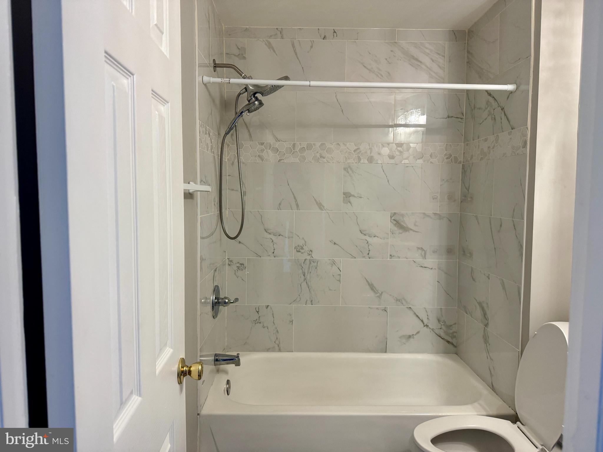 WAVERLY - Residential Lease