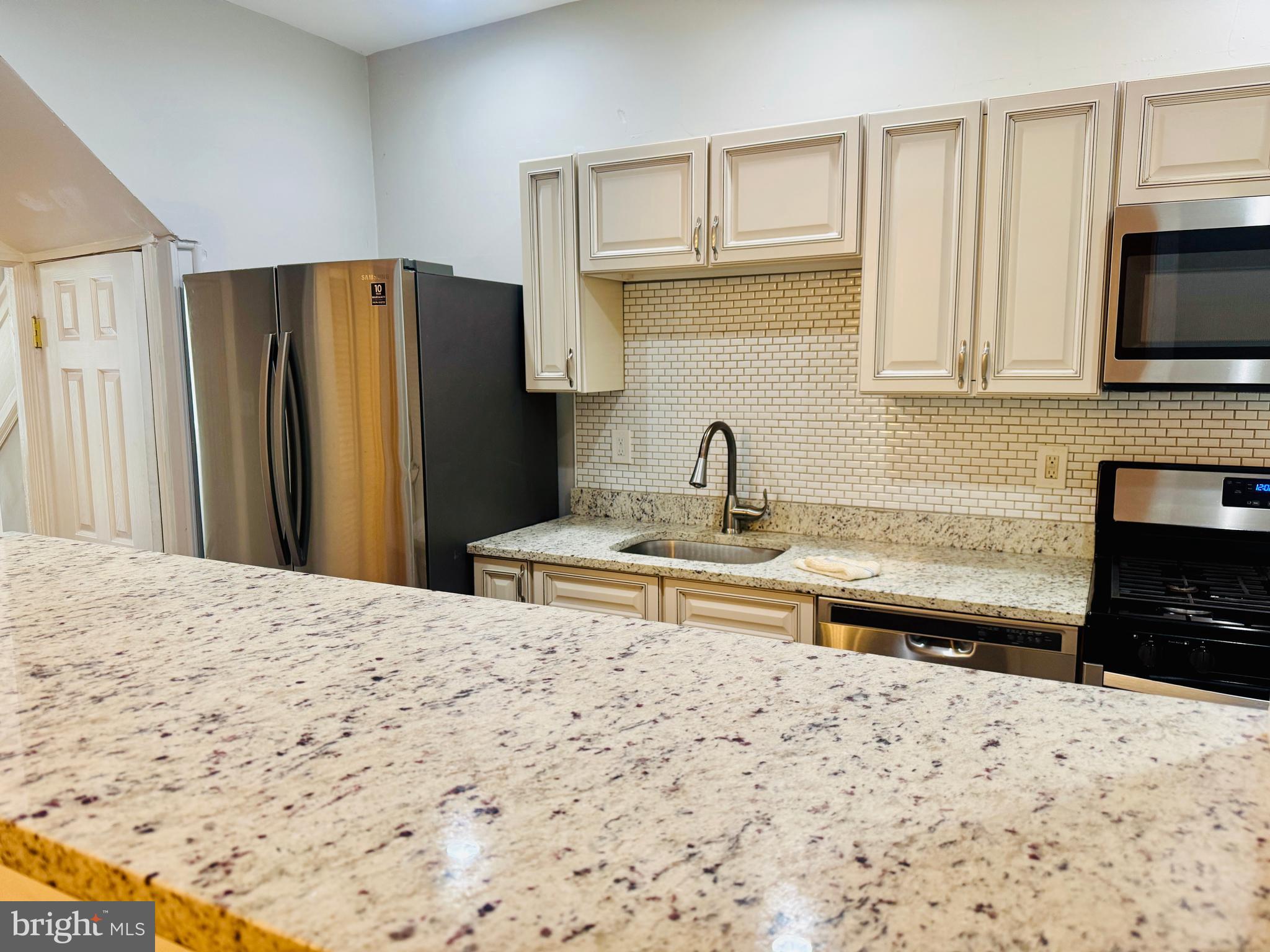WAVERLY - Residential Lease