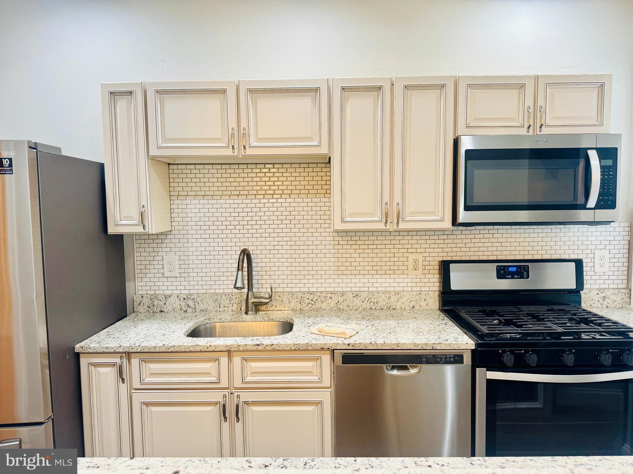 WAVERLY - Residential Lease