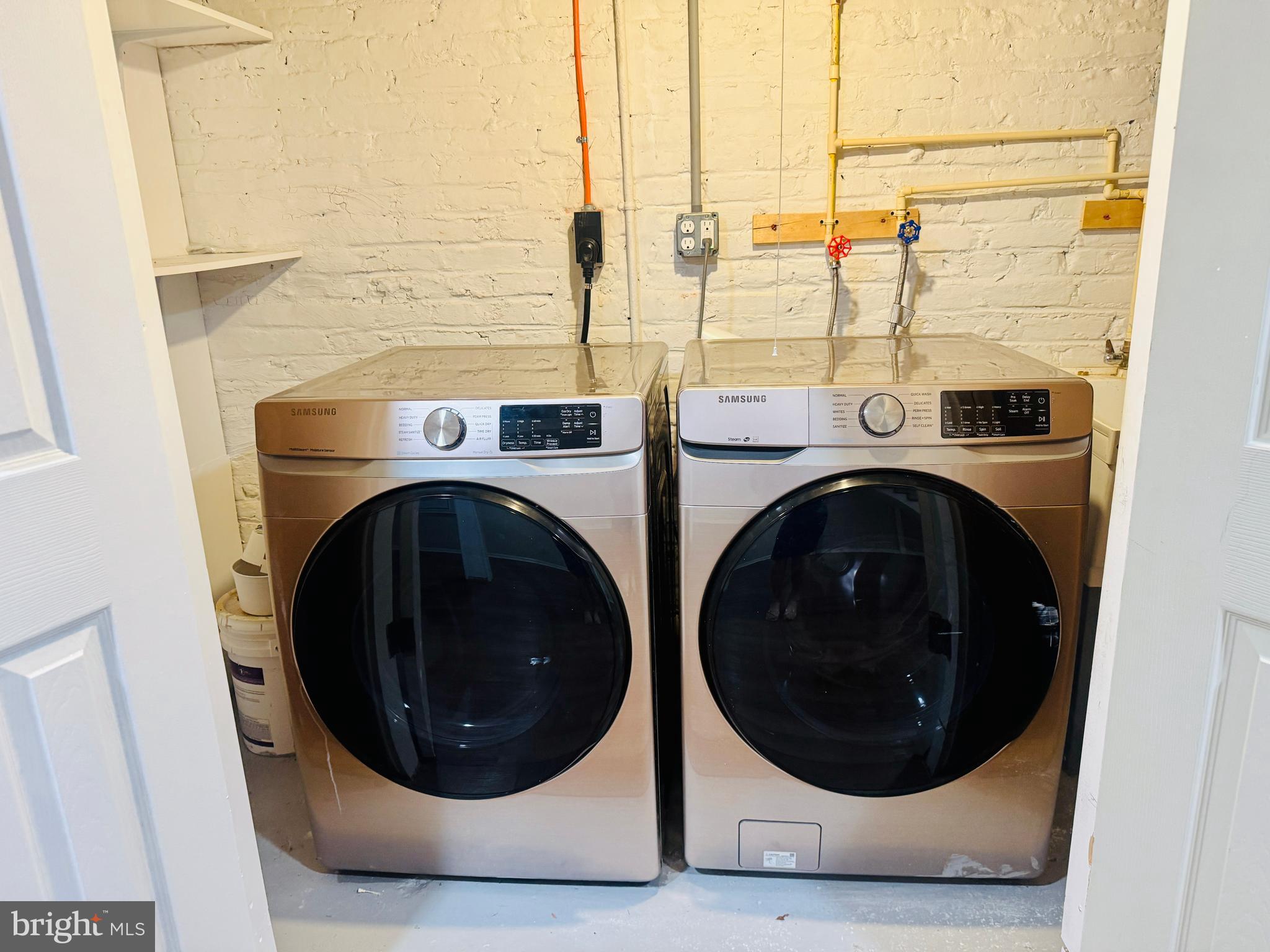 WAVERLY - Residential Lease