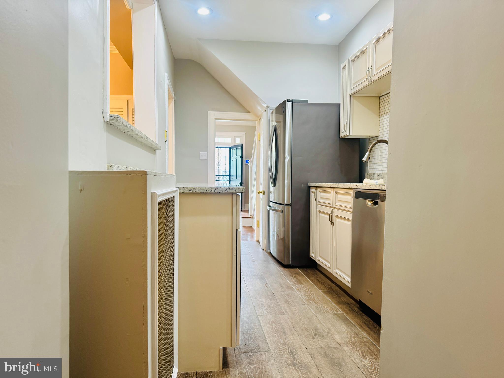 WAVERLY - Residential Lease