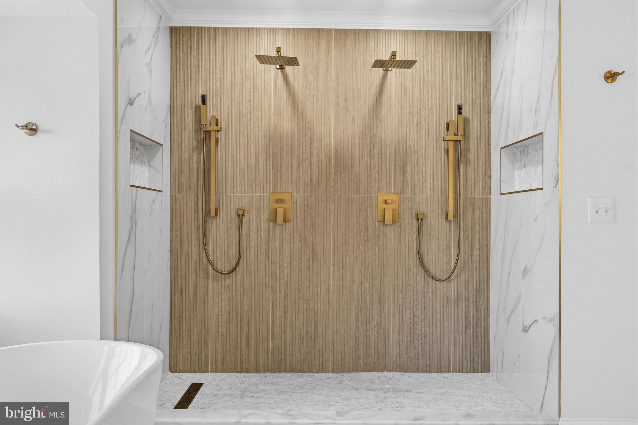 THE BOLTONS - Residential