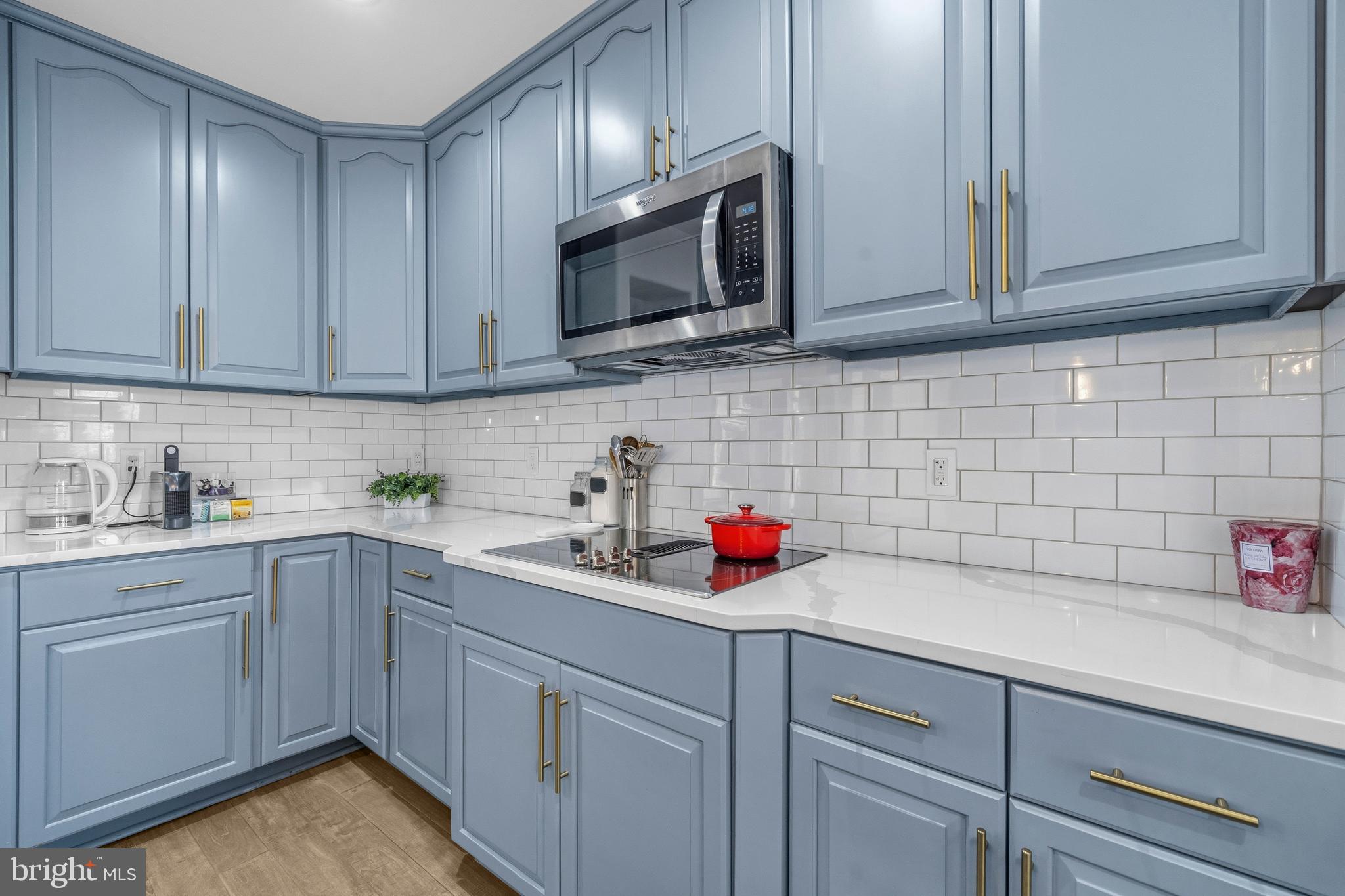 THE BOLTONS - Residential