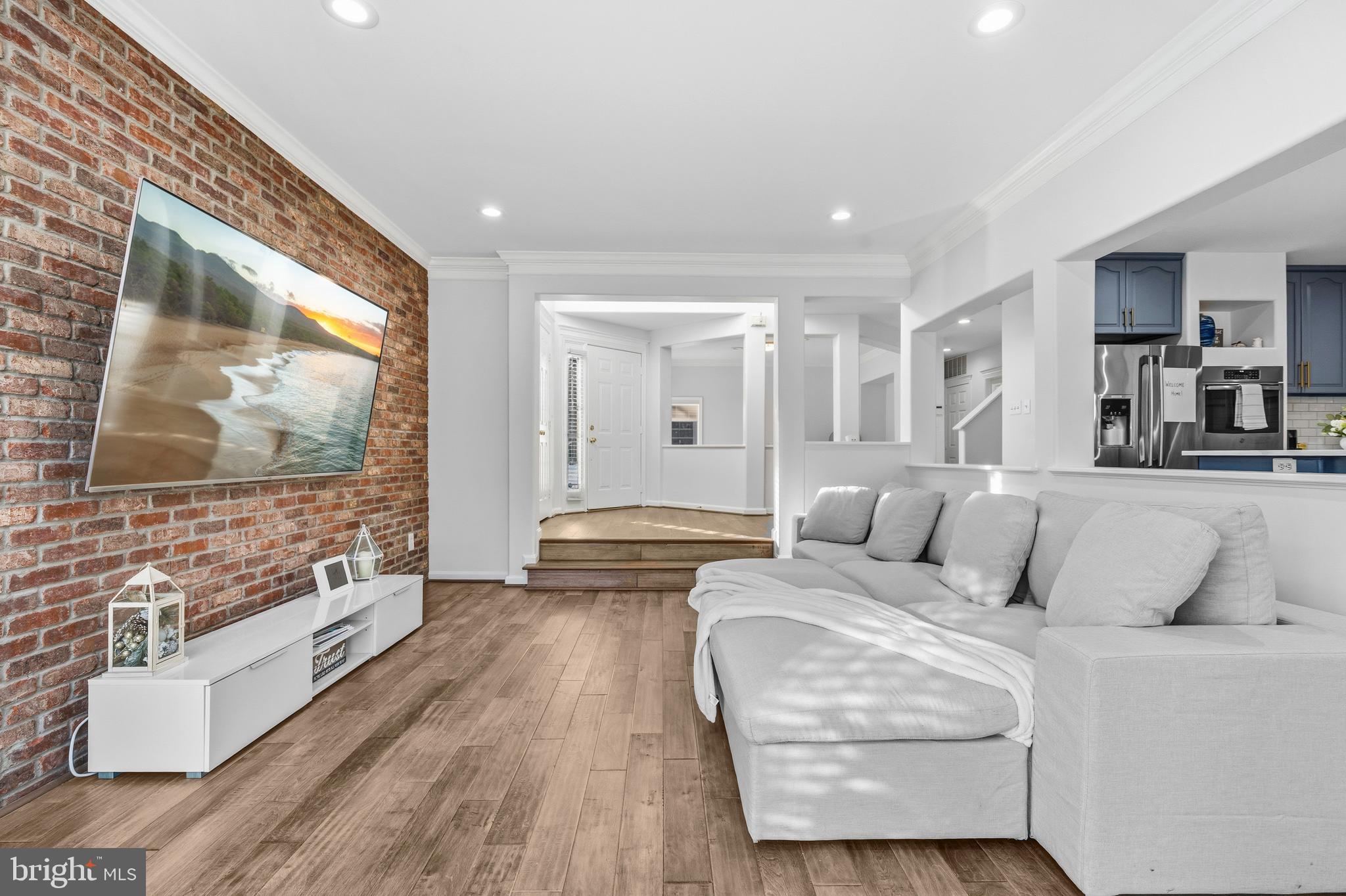 THE BOLTONS - Residential