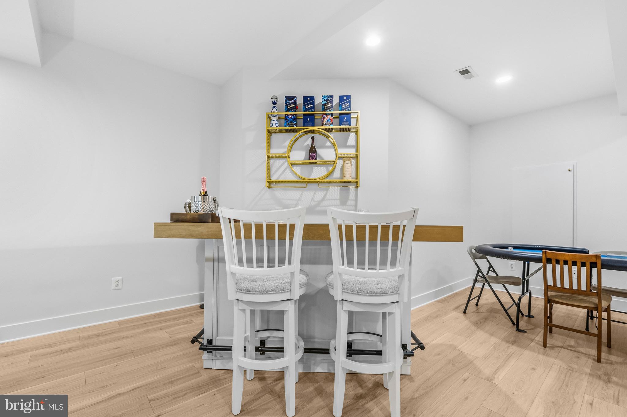 THE BOLTONS - Residential