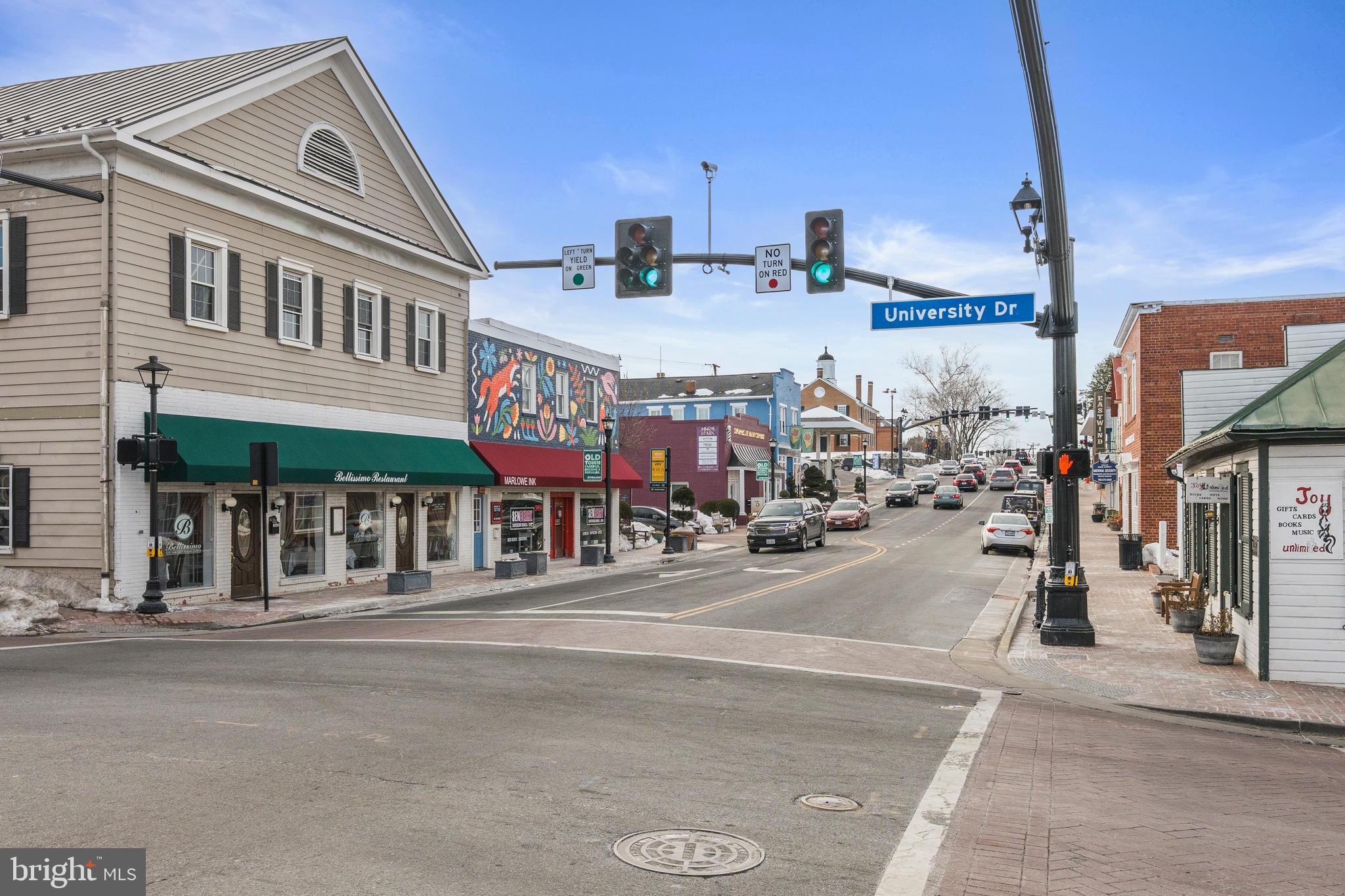 THE BOLTONS - Residential