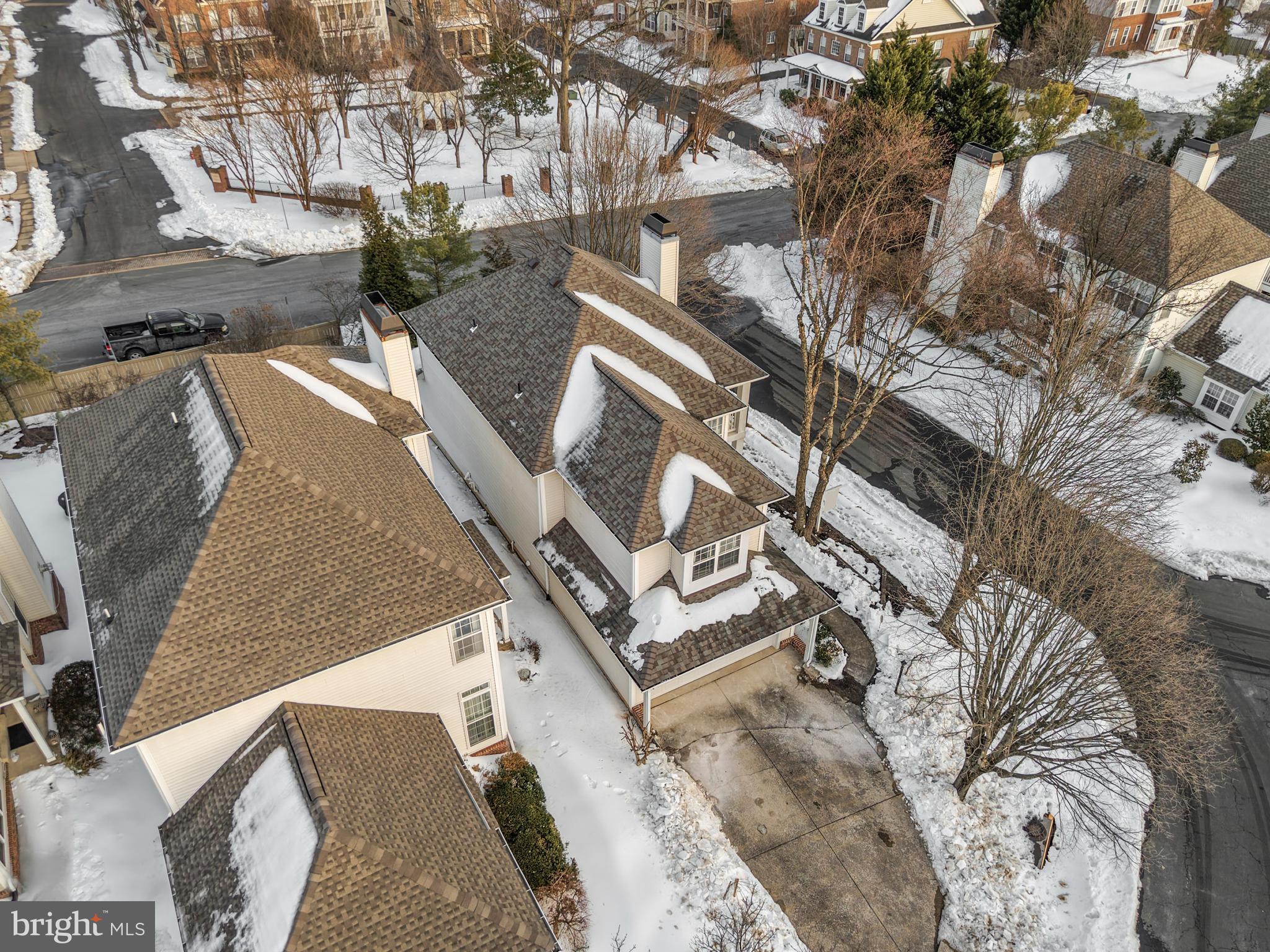 THE BOLTONS - Residential