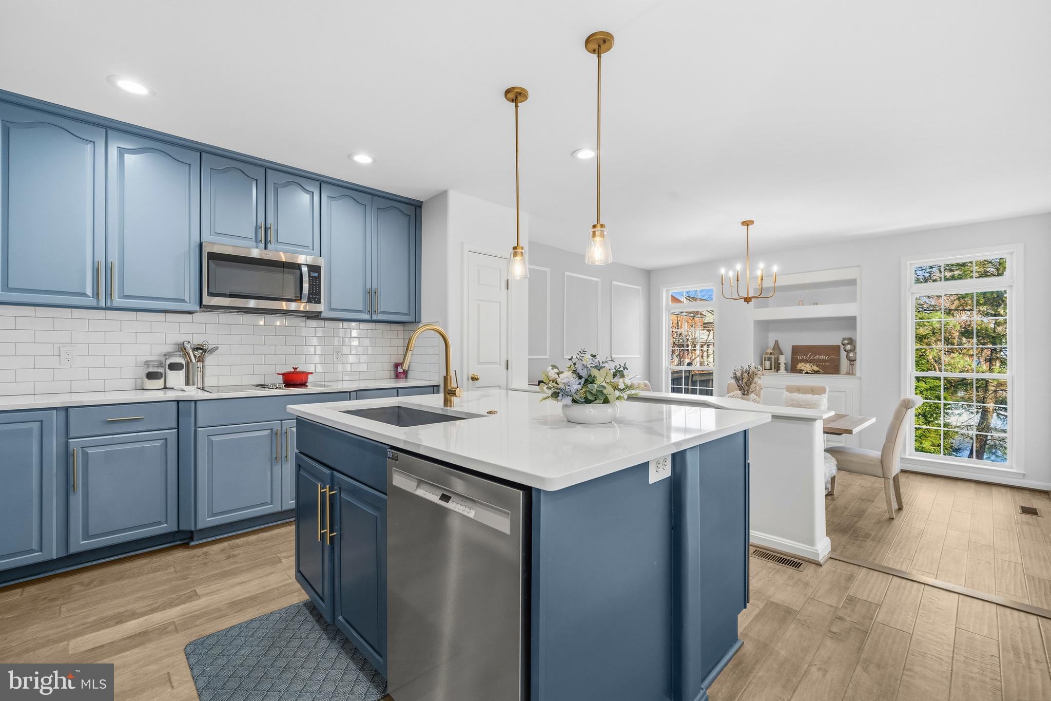 THE BOLTONS - Residential