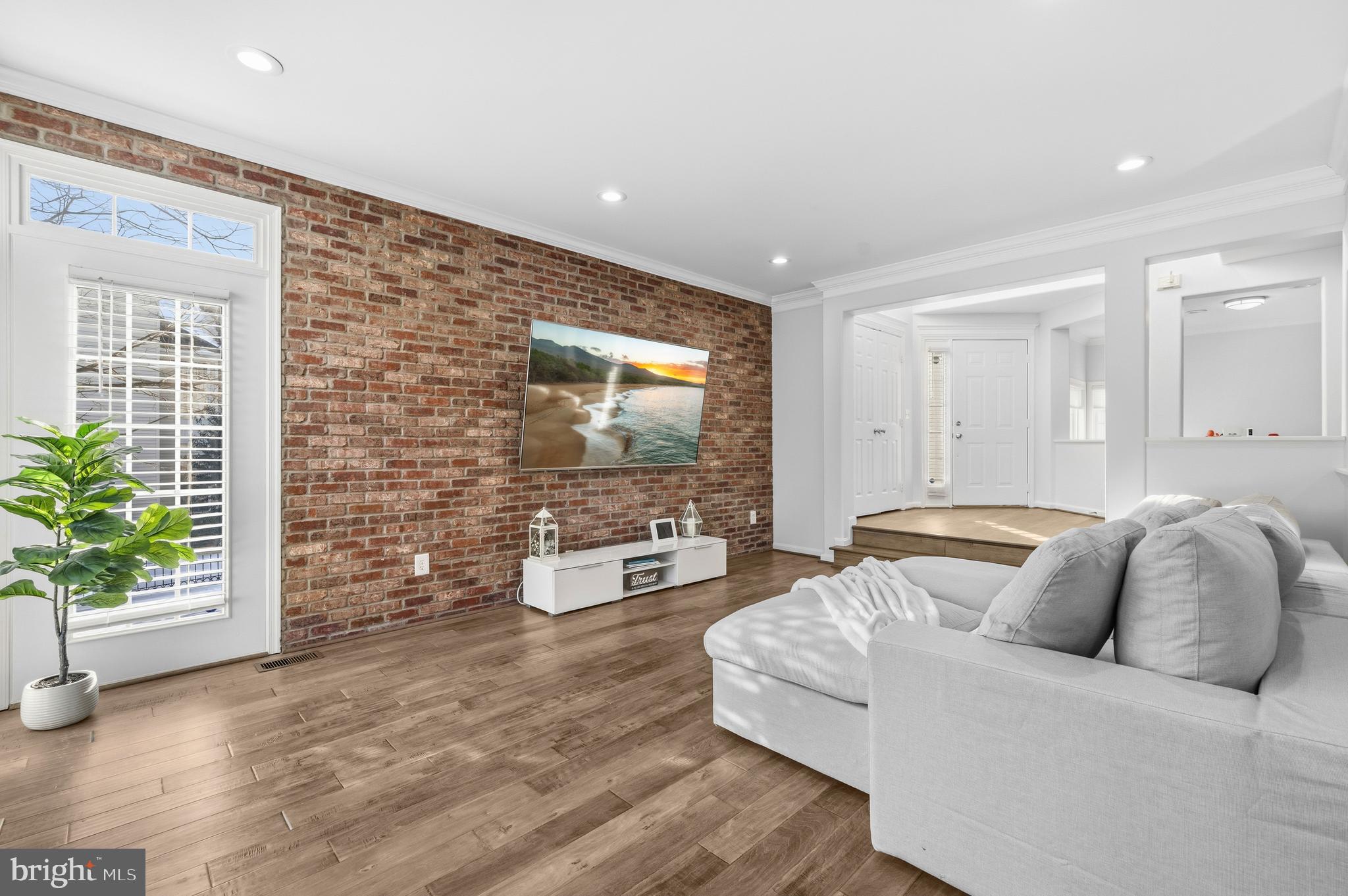 THE BOLTONS - Residential