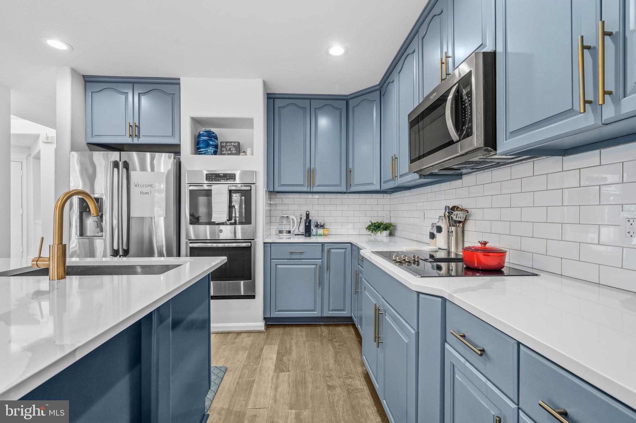 THE BOLTONS - Residential