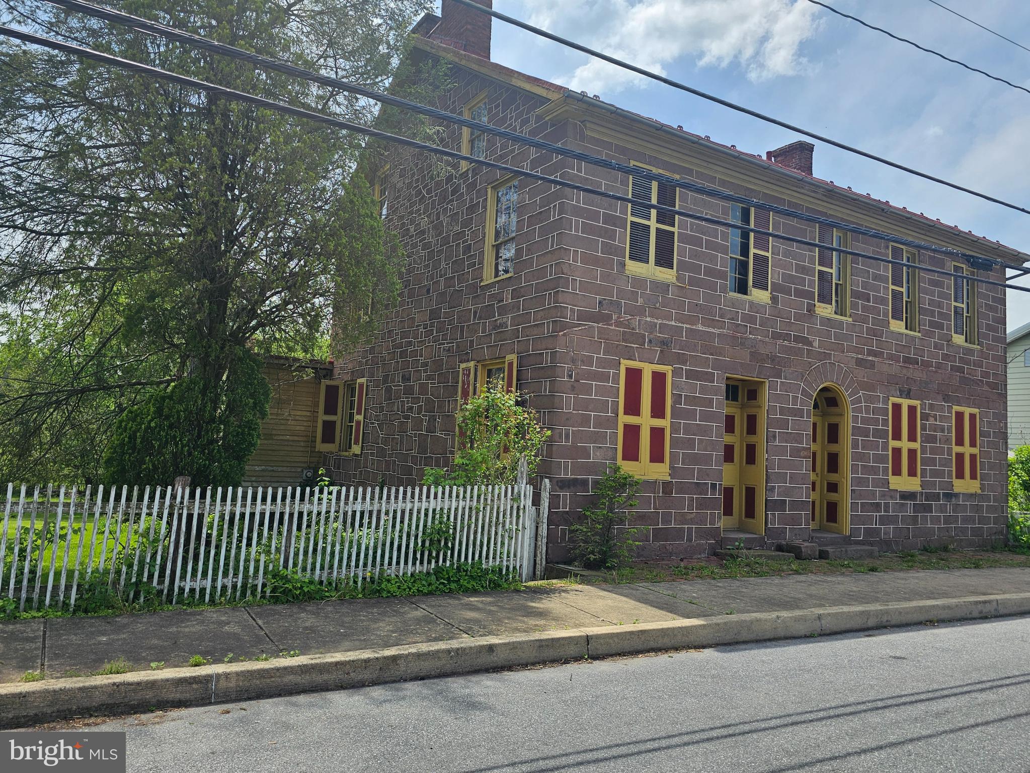 302 W FRONT STREET