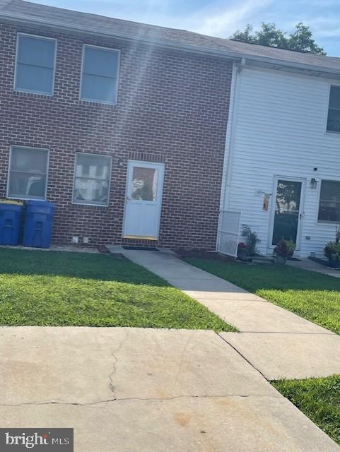 Freshly painted 3 bedroom townhouse for rent. 1.5 baths, Large eat in country kitchen, Central air, off street parking, full basement, W/D hookup, deck, yard, and family friendly neighborhood. Located in Chartwood Manor in Swatara Twp. CD schools. Close to all major roads (83, 81, 322 and 76) and Hershey Medical Center. Tenant responsible for all utilities and yard care. Pets possible with additional requirements. Good Credit (660 or higher) ,income equal to or greater than 3x monthly rental amount and background check required. Sorry, this property is not section 8.