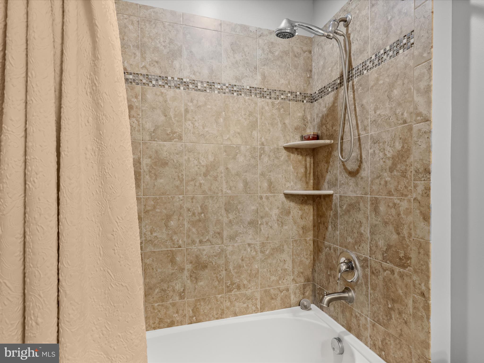 WINDLASS OVERLOOK - Residential Lease