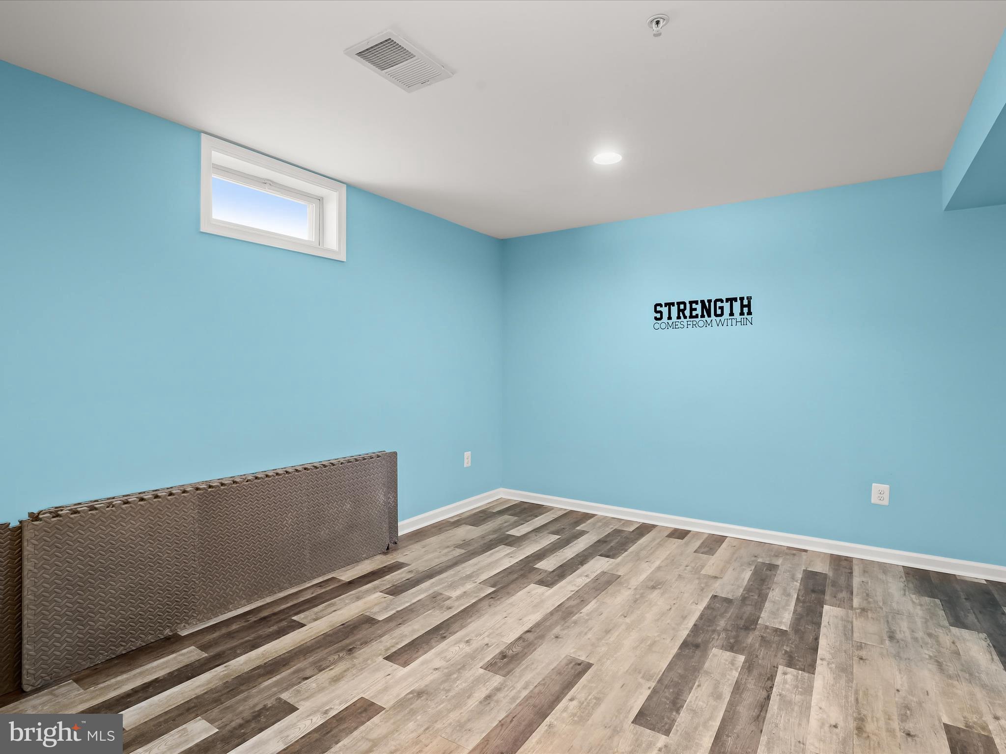 WINDLASS OVERLOOK - Residential Lease