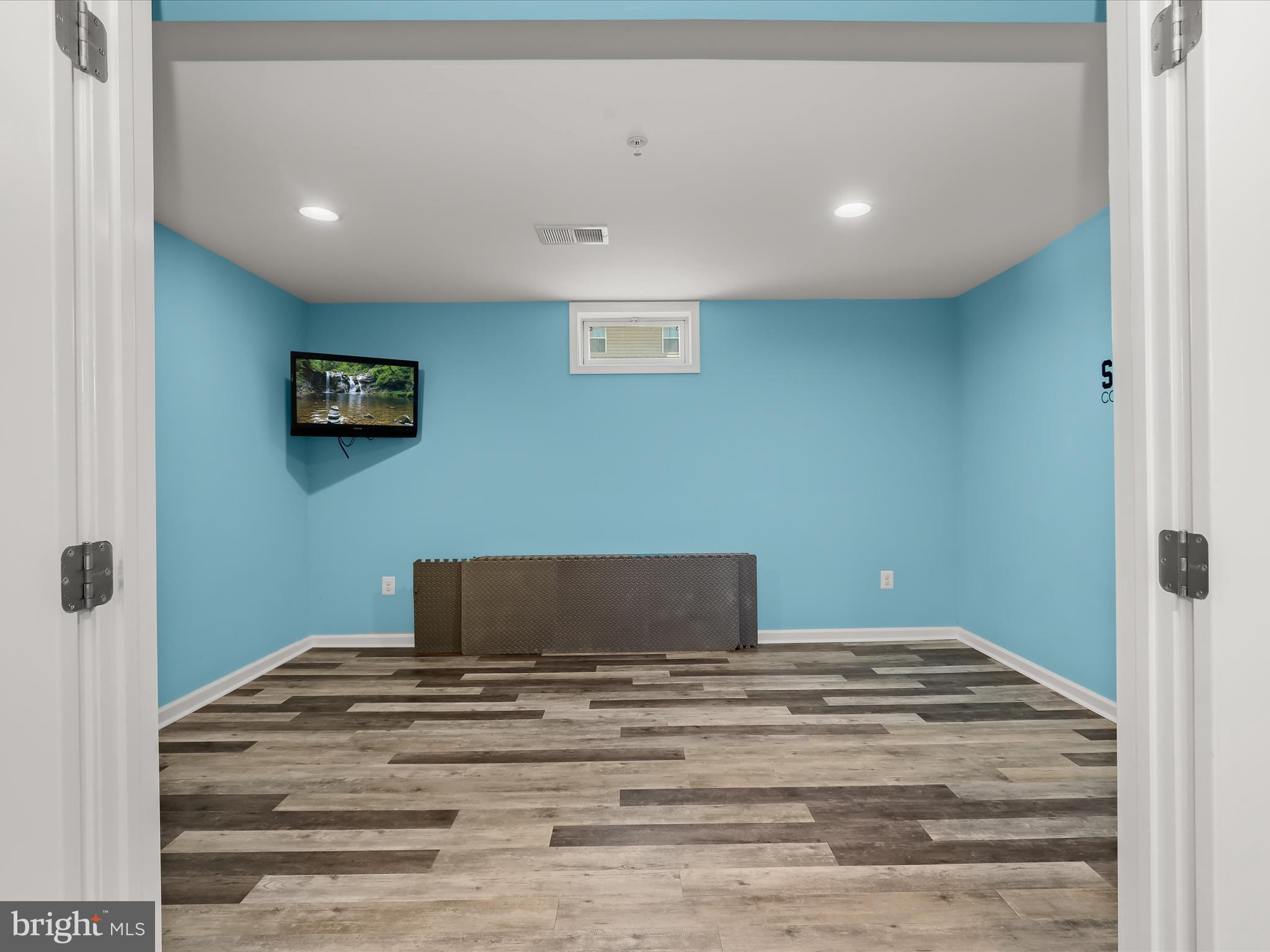 WINDLASS OVERLOOK - Residential Lease