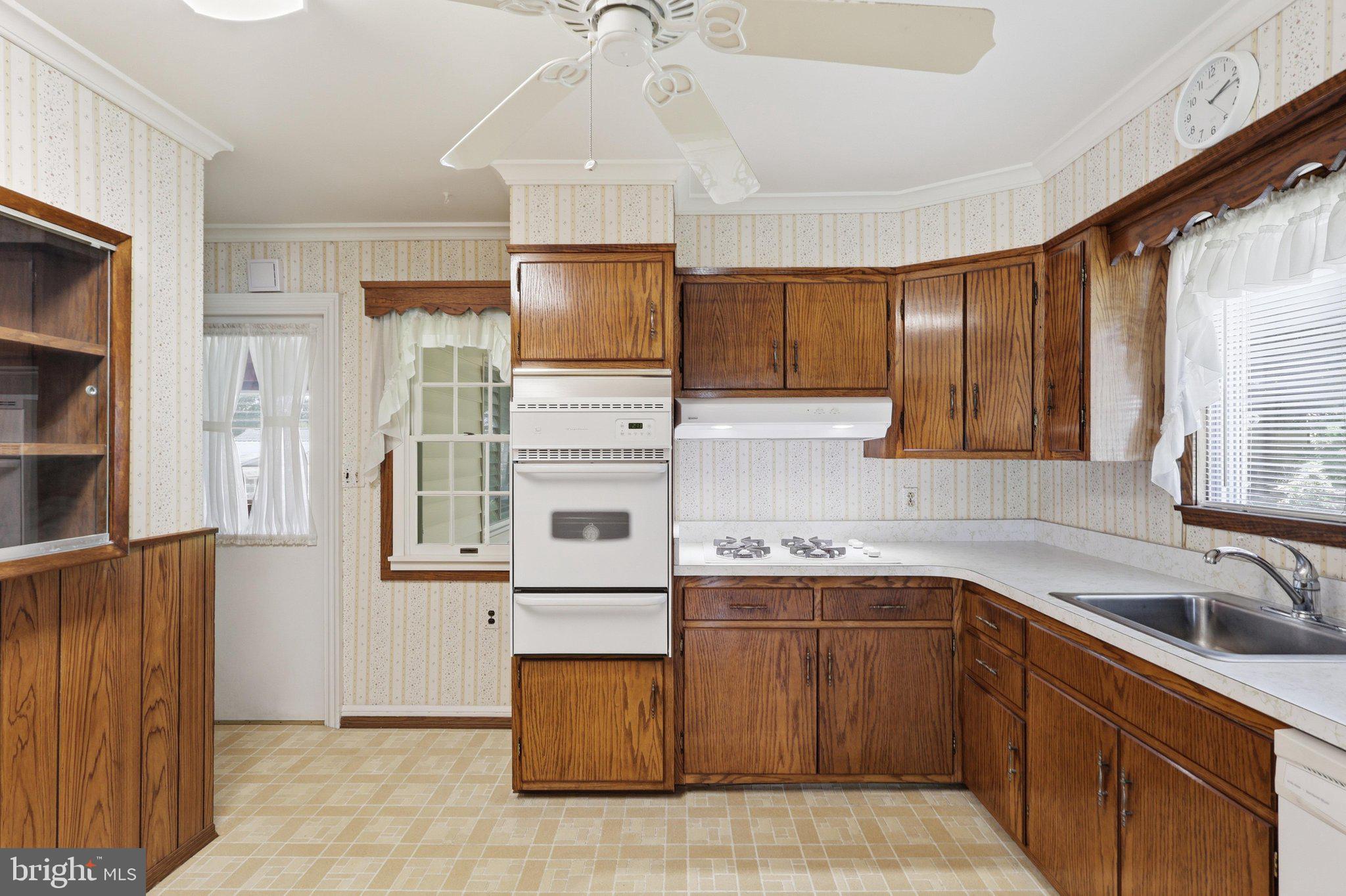 4132 LOCUST LANE