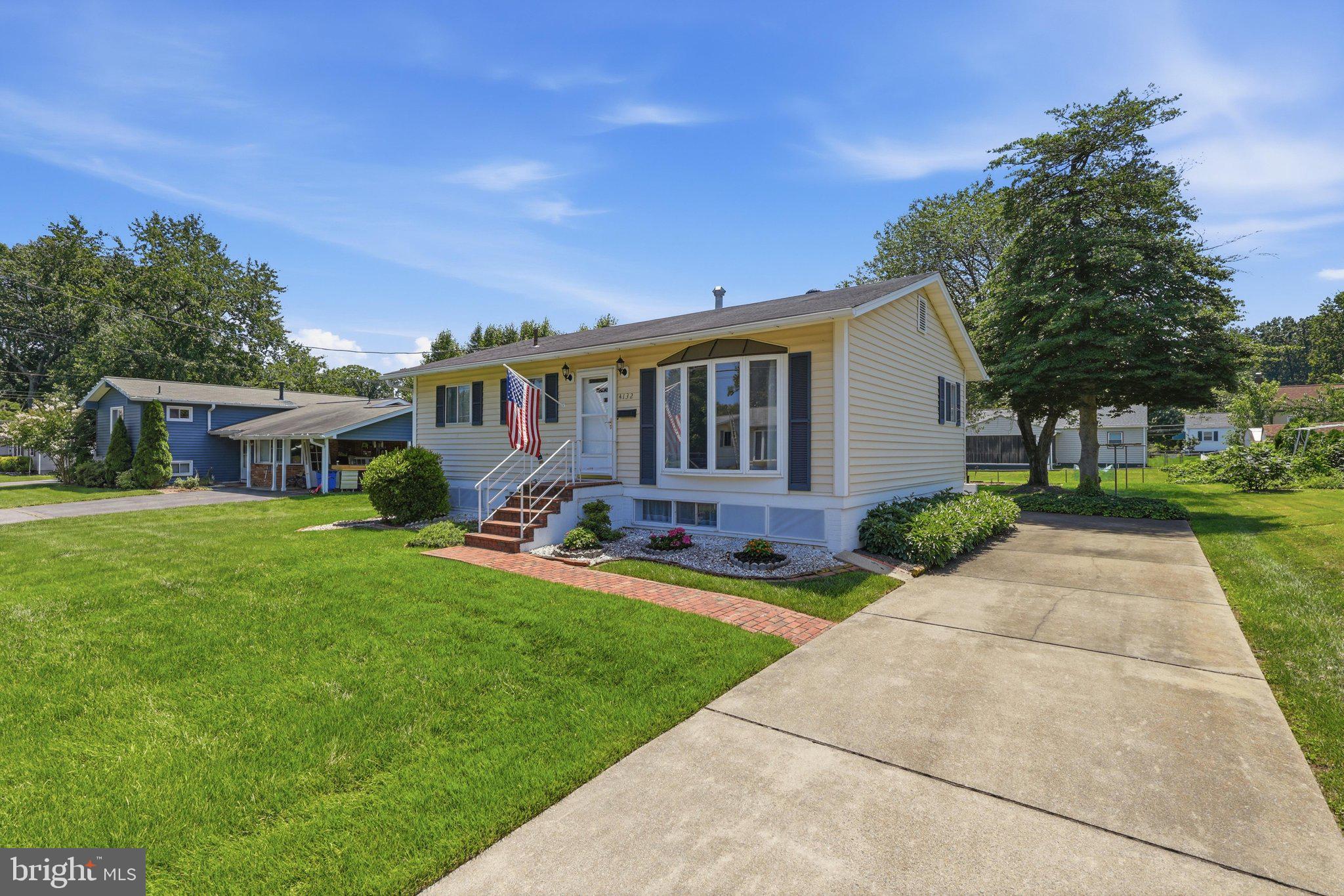 4132 LOCUST LANE