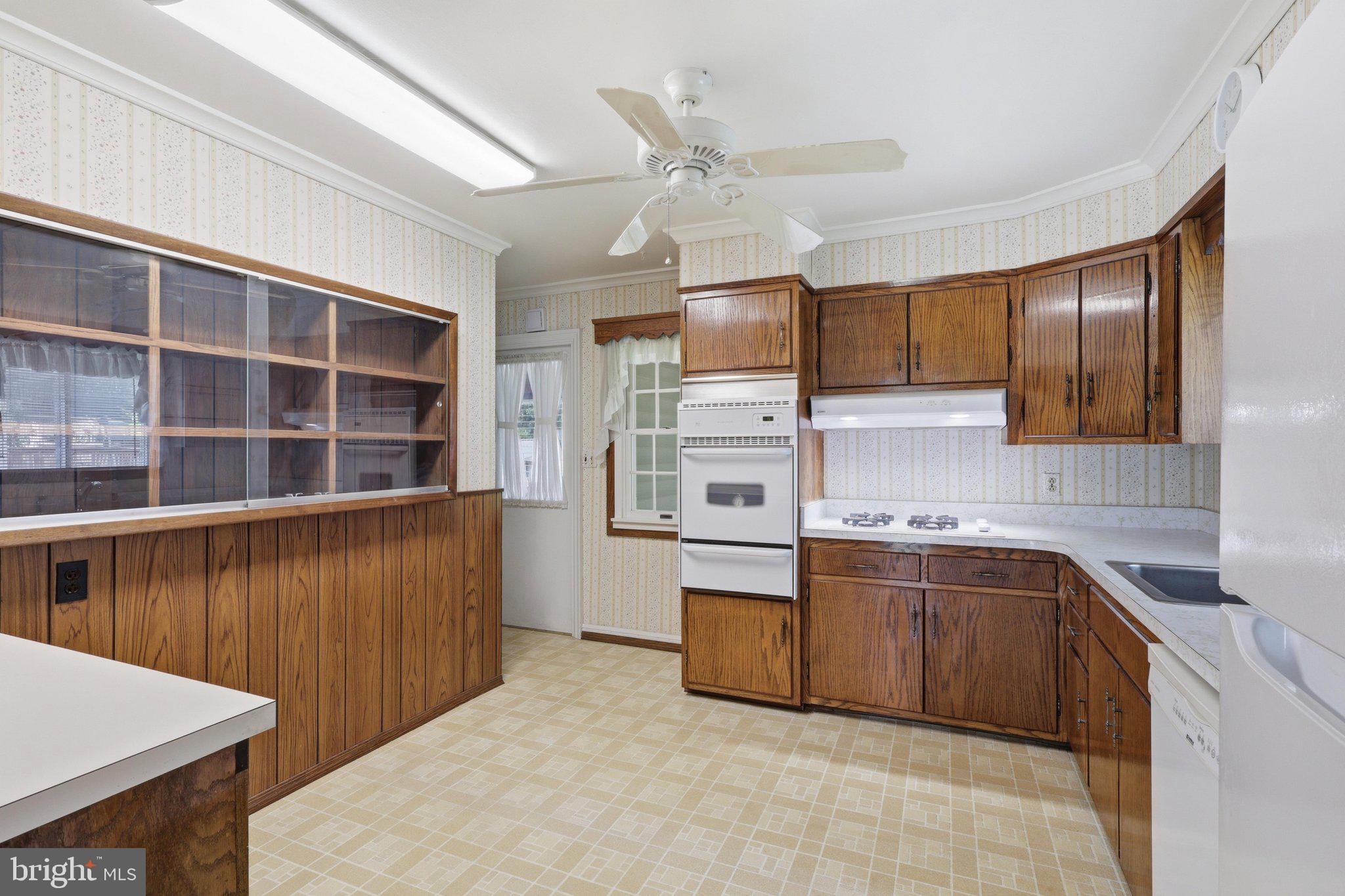 4132 LOCUST LANE