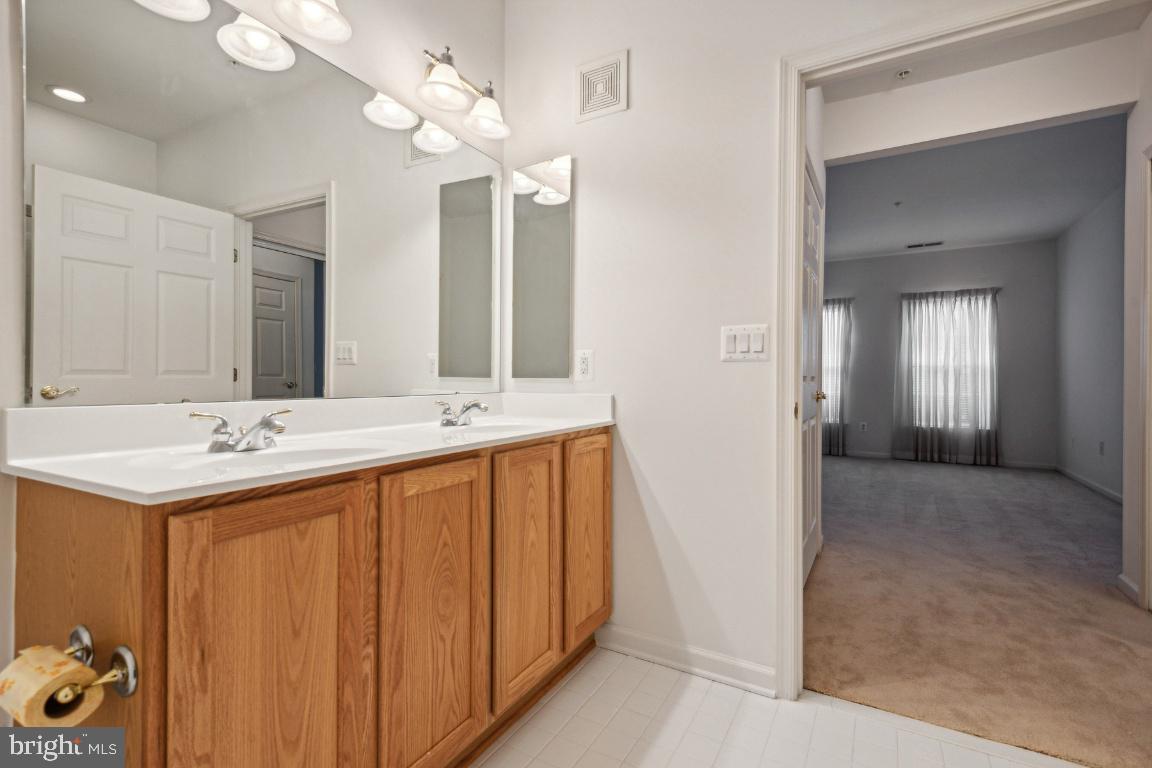 THE COURTS AT REGENT PARK - Residential