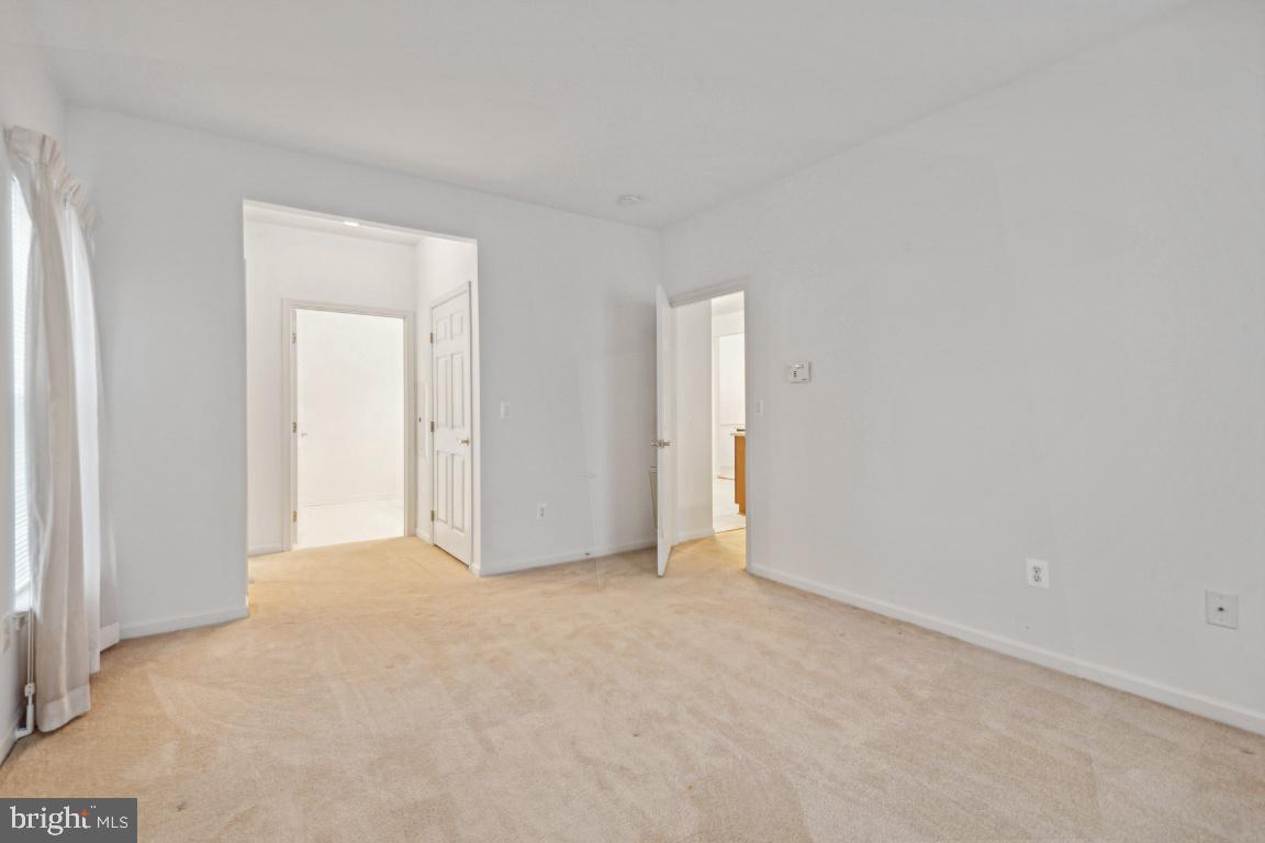 THE COURTS AT REGENT PARK - Residential