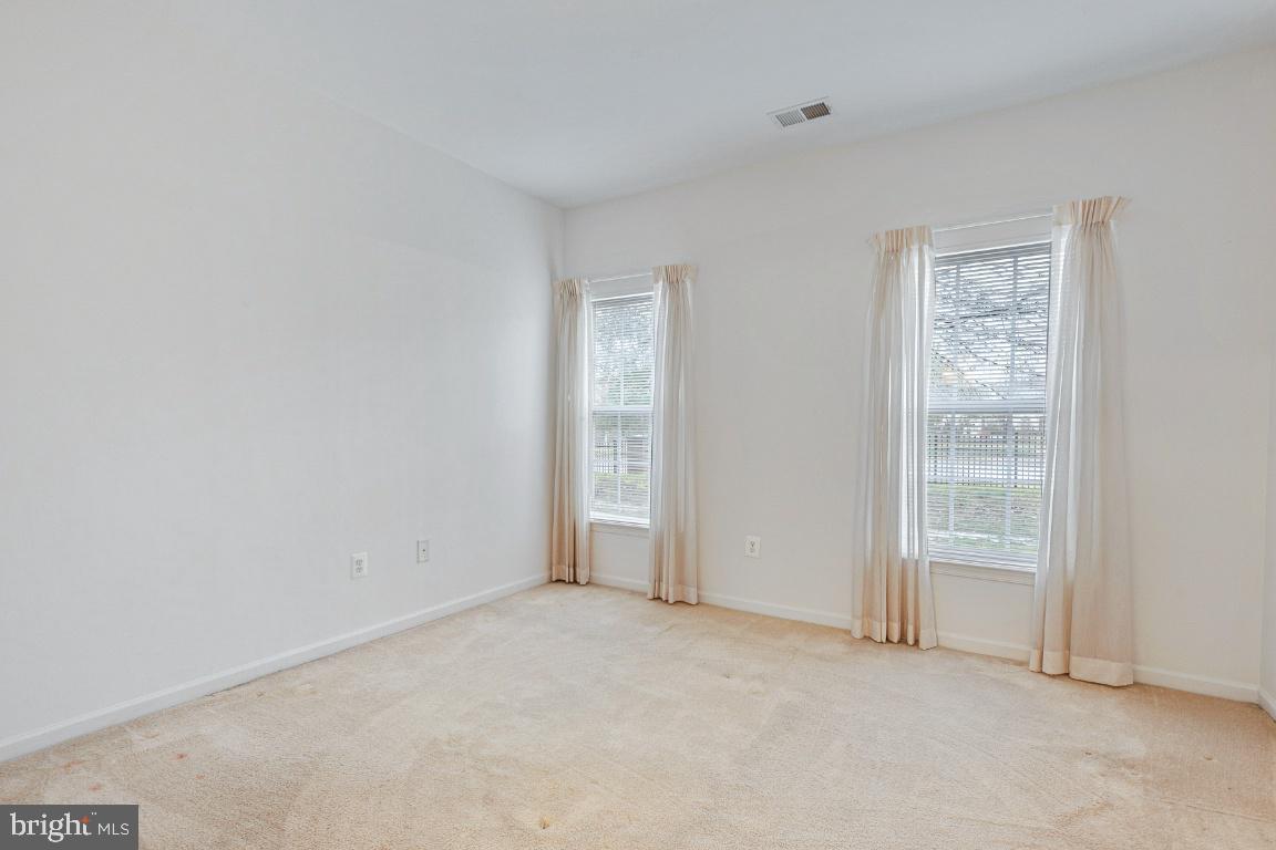 THE COURTS AT REGENT PARK - Residential