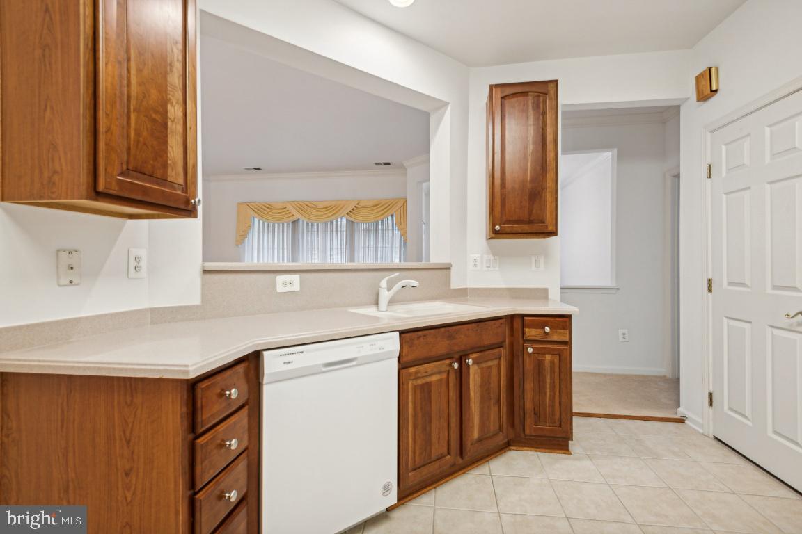 THE COURTS AT REGENT PARK - Residential