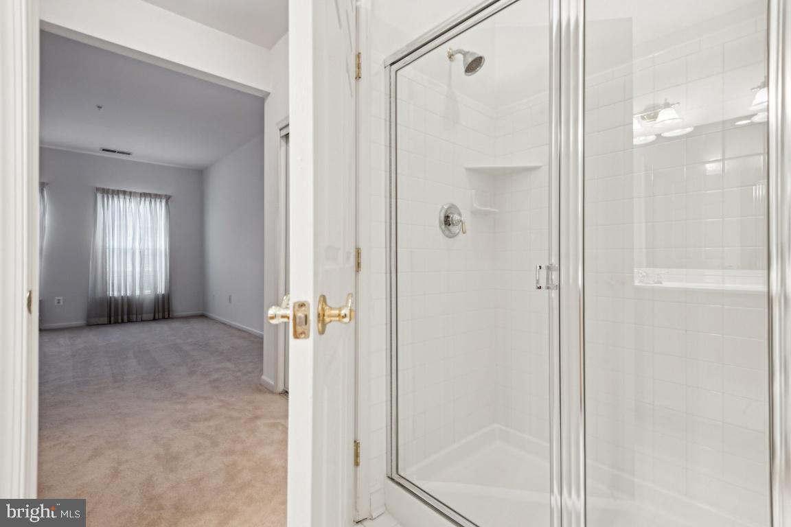 THE COURTS AT REGENT PARK - Residential