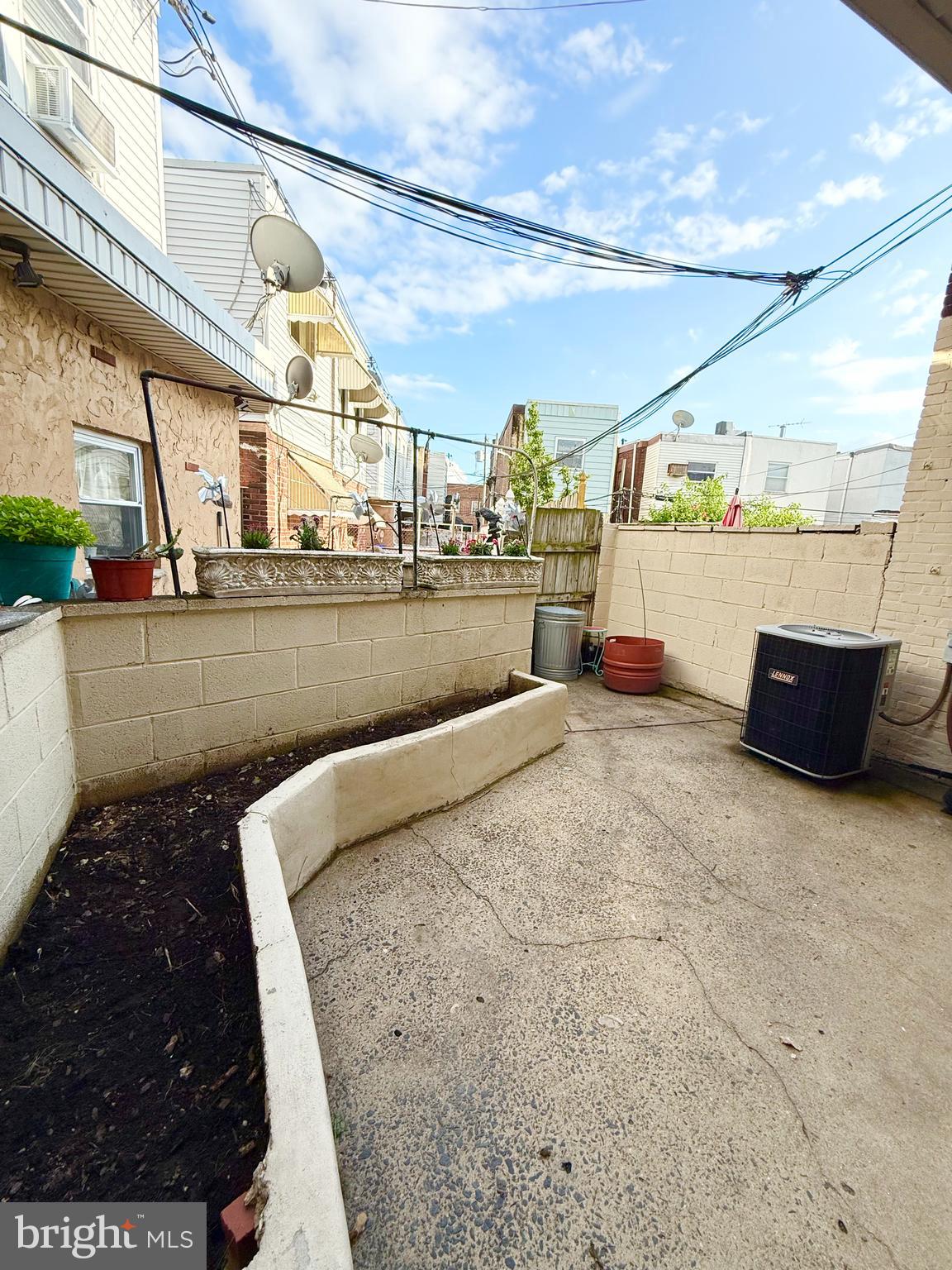 LOWER MOYAMENSING - Residential Lease