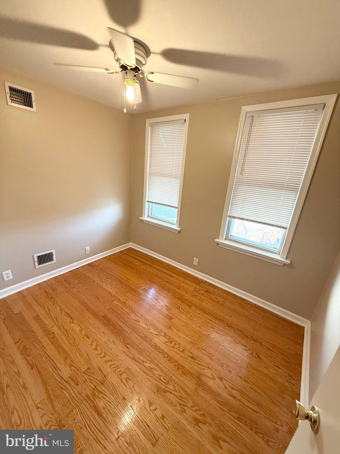 LOWER MOYAMENSING - Residential Lease