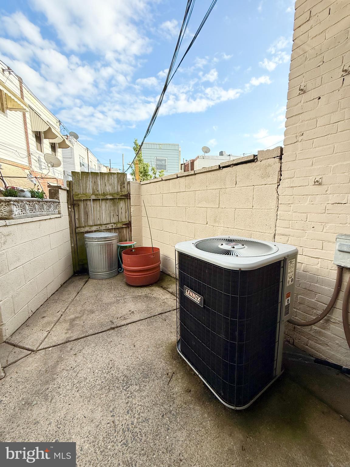 LOWER MOYAMENSING - Residential Lease