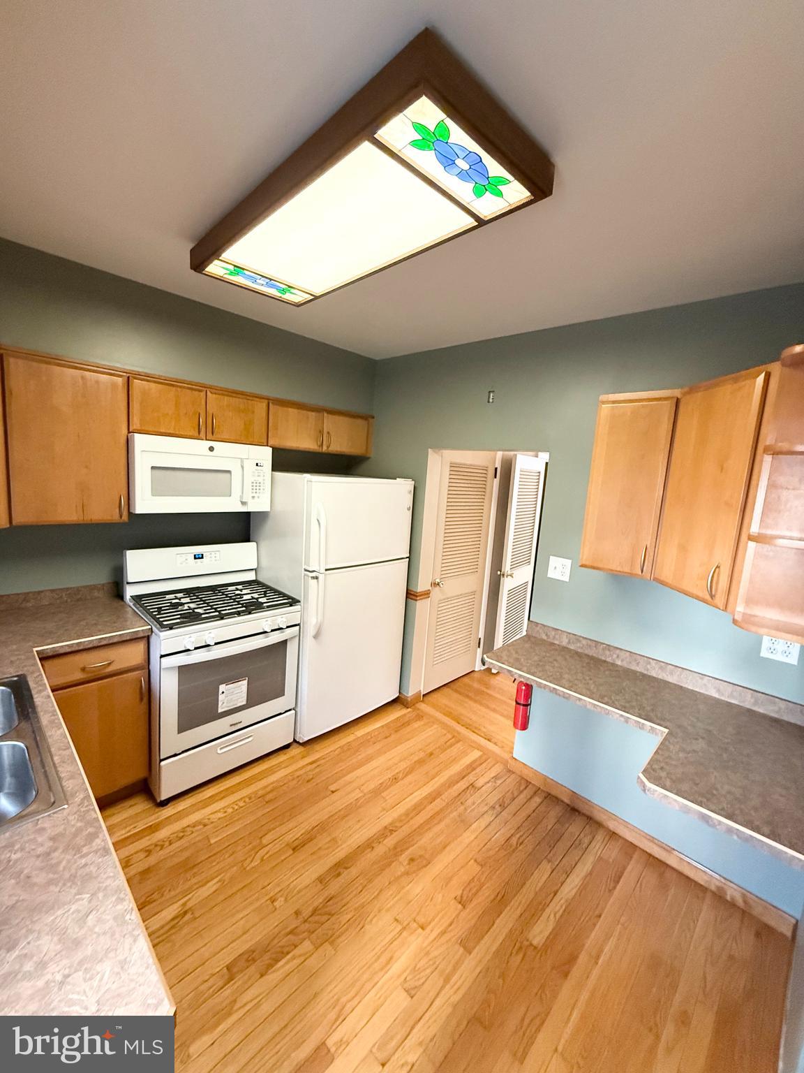 LOWER MOYAMENSING - Residential Lease