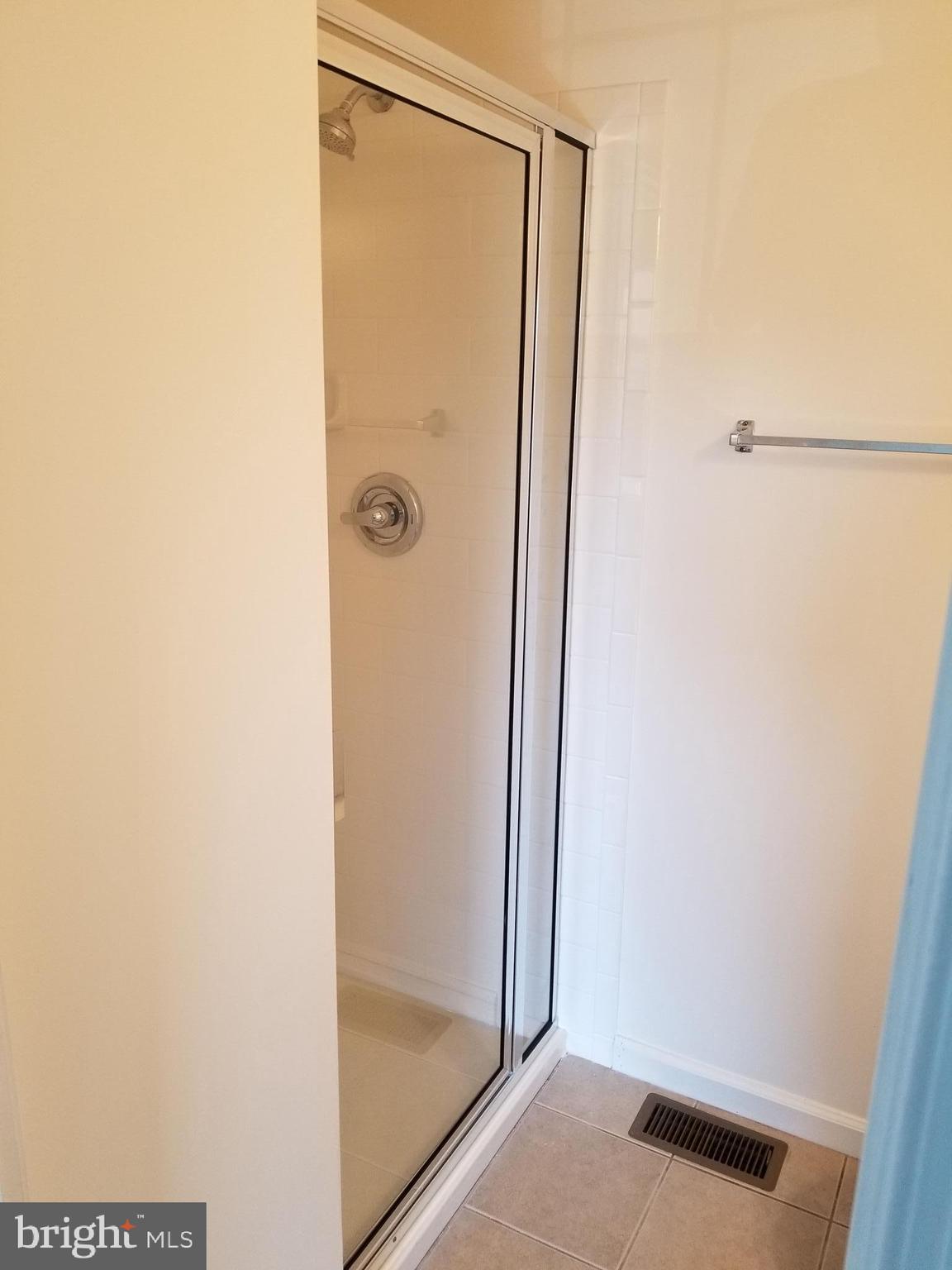 HILLTOP ACRES - Residential Lease