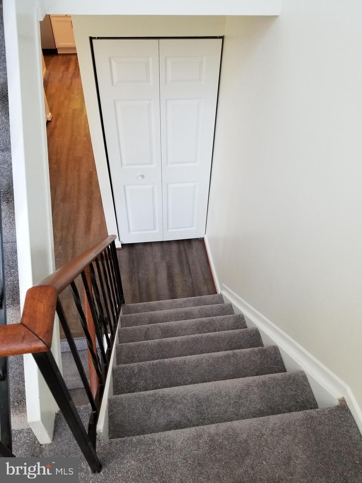 HILLTOP ACRES - Residential Lease