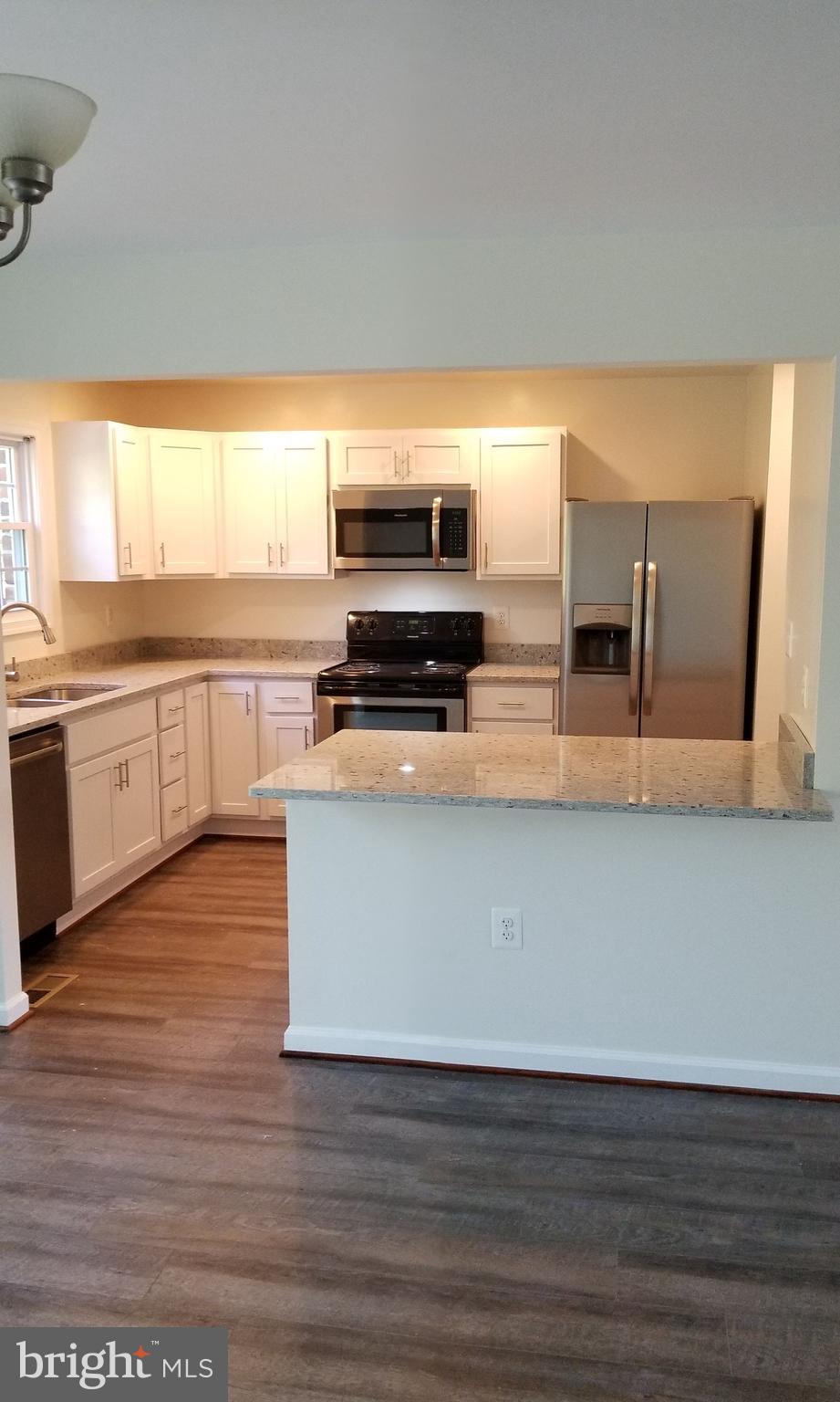 HILLTOP ACRES - Residential Lease