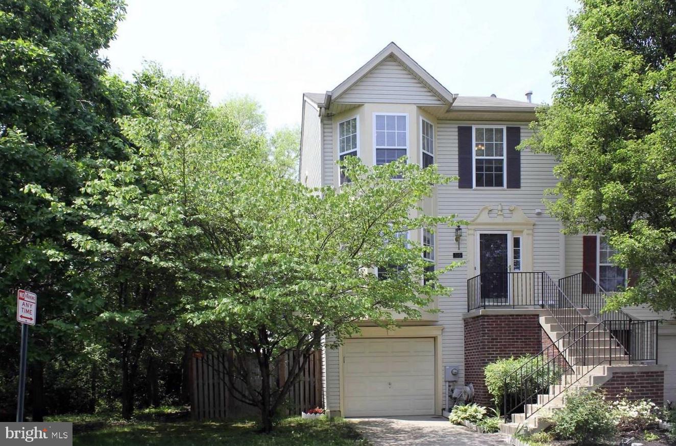 Welcome to this wonderful home..fully fenced...Large living room and eat in kitchen with walk out to deck.
Three bedroom and 2.5 baths. Owner suite bath has double sinks, soaker tub and shower. Finished basement w/half bath, large family room and possible 4th bedroom/office....Fenced backyard for privacy and your pets. Beautiful end unit with garage.....don't miss out..come and make it yours!