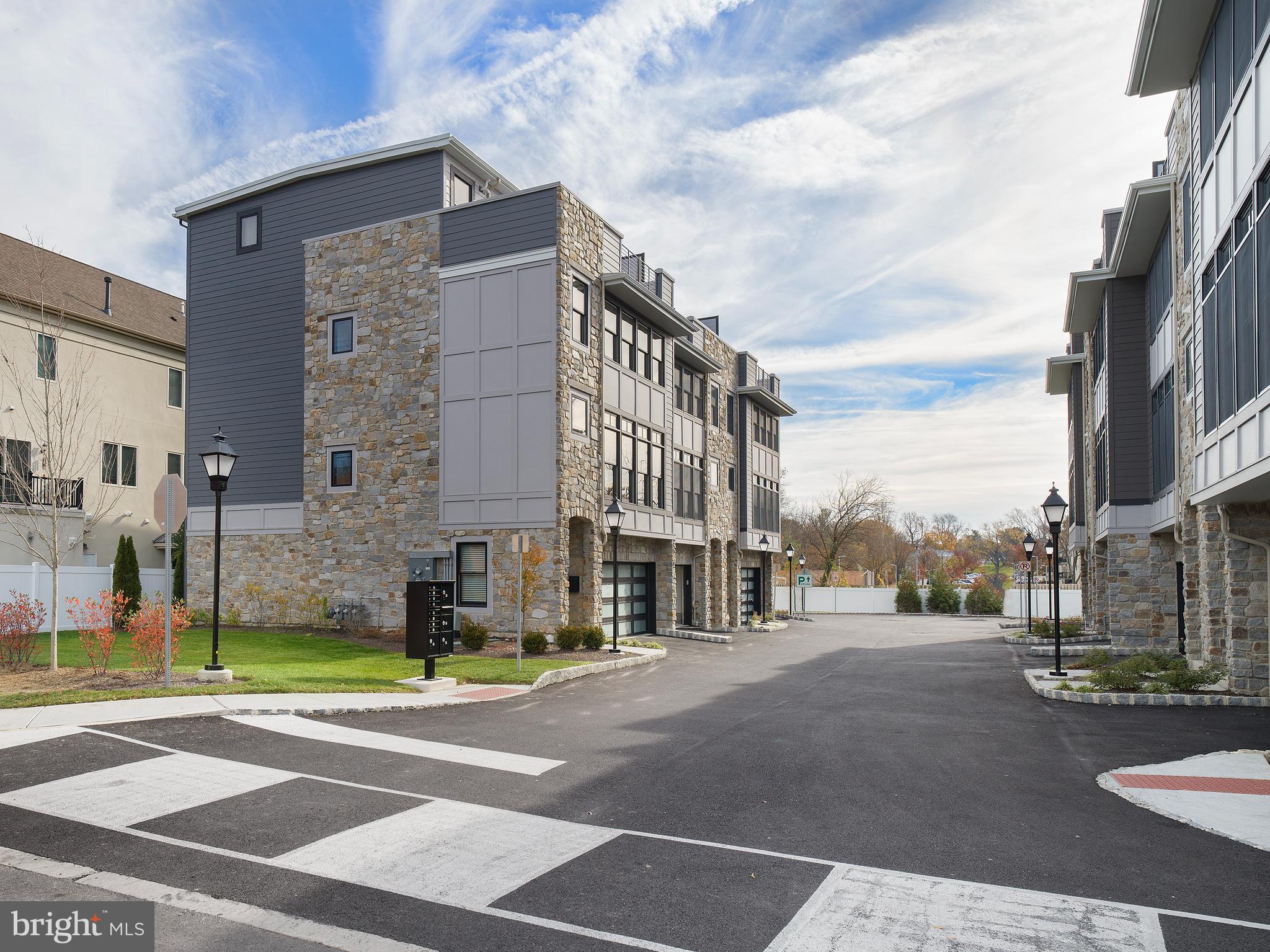 BROWNSTONES AT BERKLEY - Residential