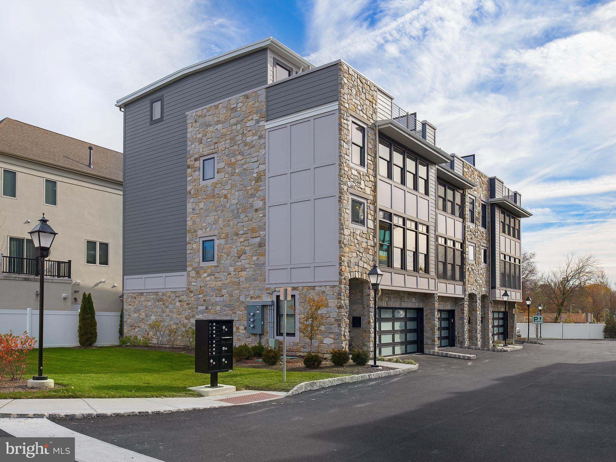 BROWNSTONES AT BERKLEY - Residential