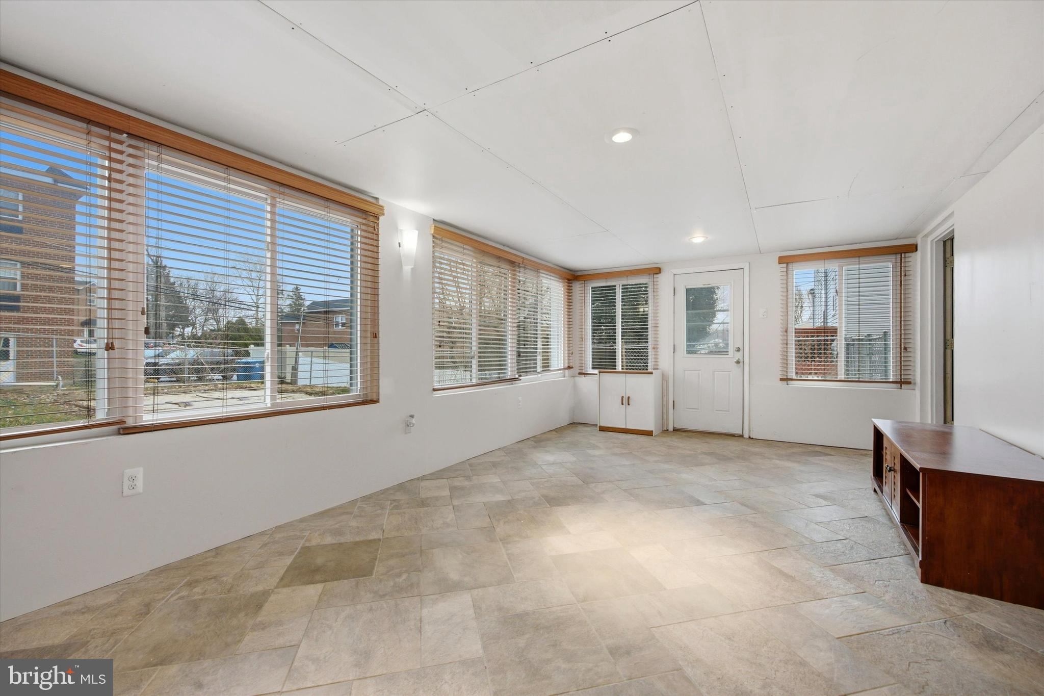 SOMERTON - Residential