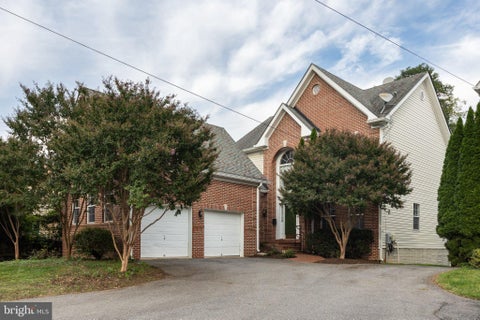 Photo of 375 N Van Buren Street, ROCKVILLE, MD 20850 (MLS # MDMC2262186)